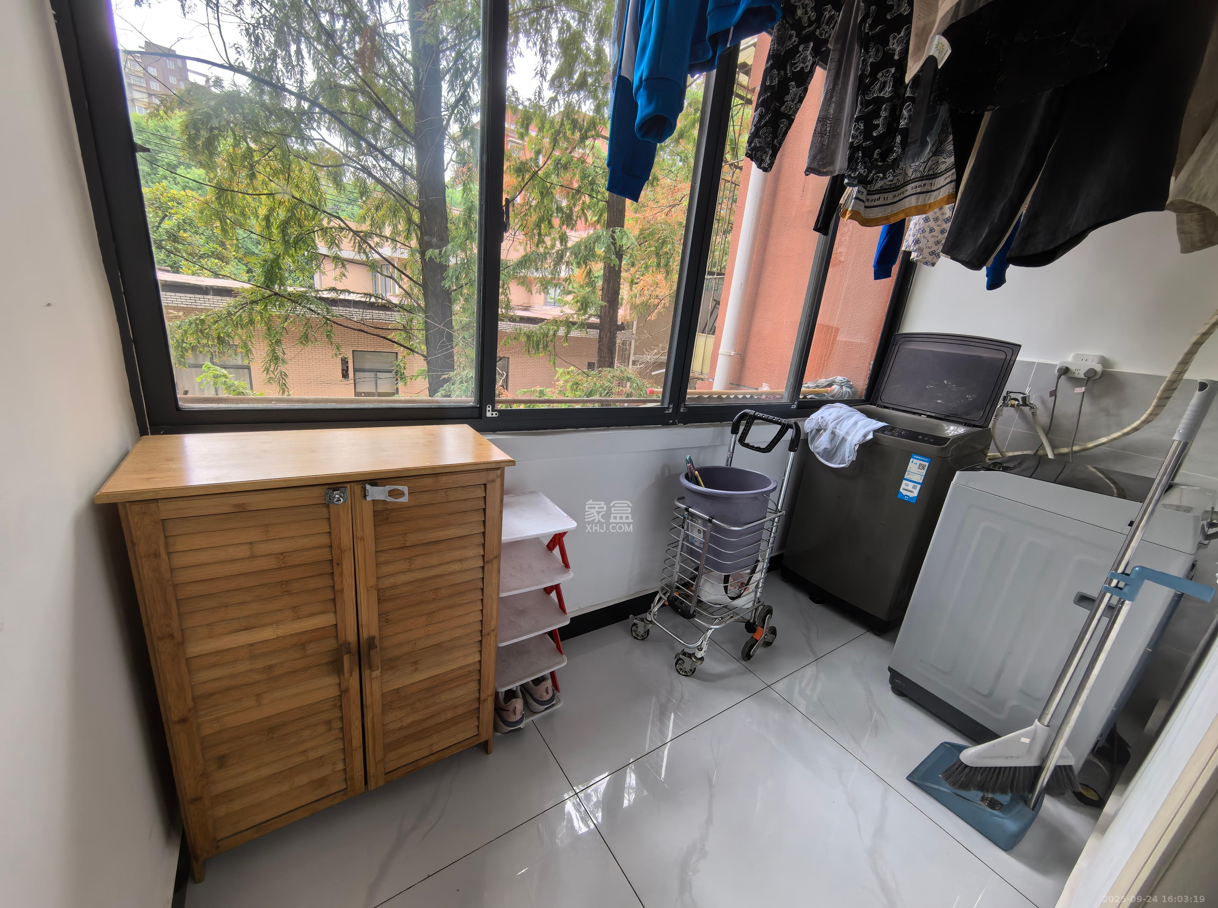 望月湖小区六片（湖中社区六片小区）  2室1厅1卫    2400.0元/月室内图