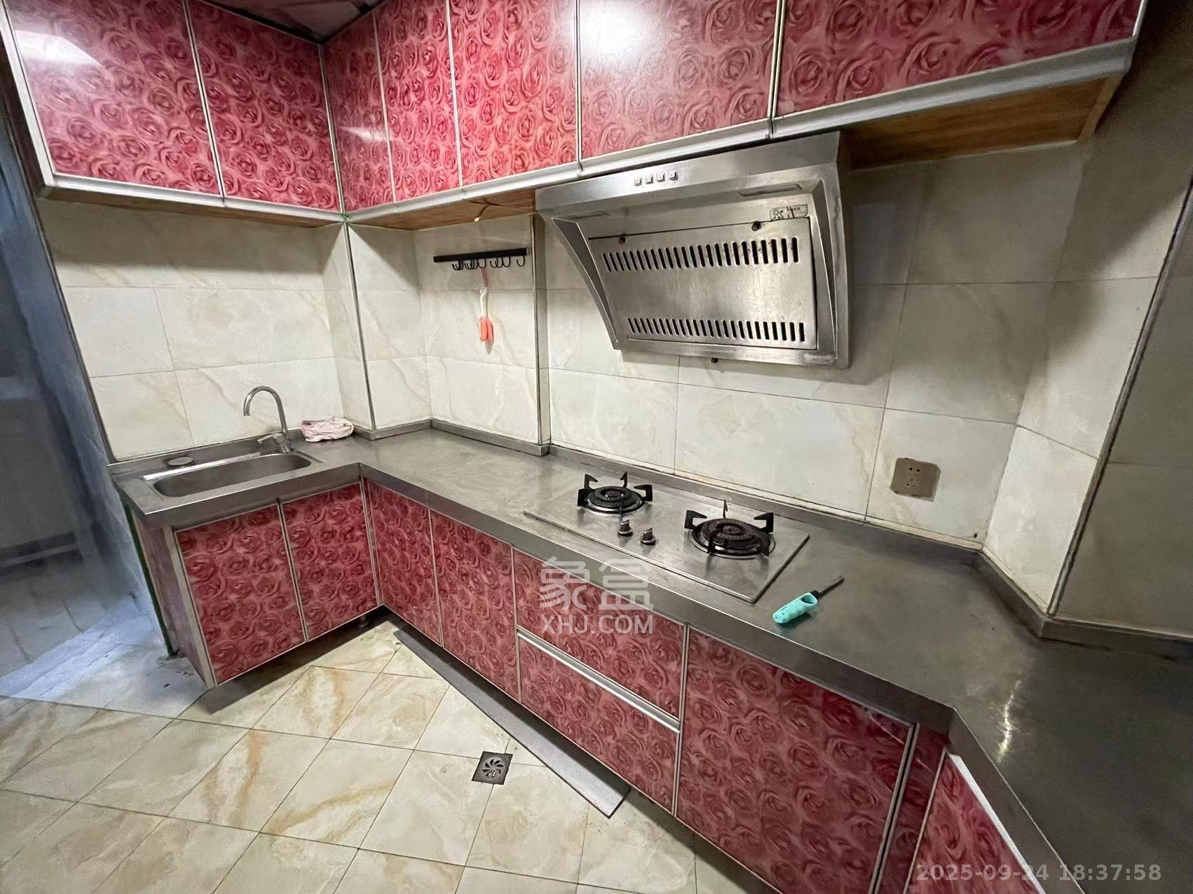 高信向日葵 2室2厅2卫 2000.0元/月 高信向日葵 2室2厅2卫 2000.0元/月室内图