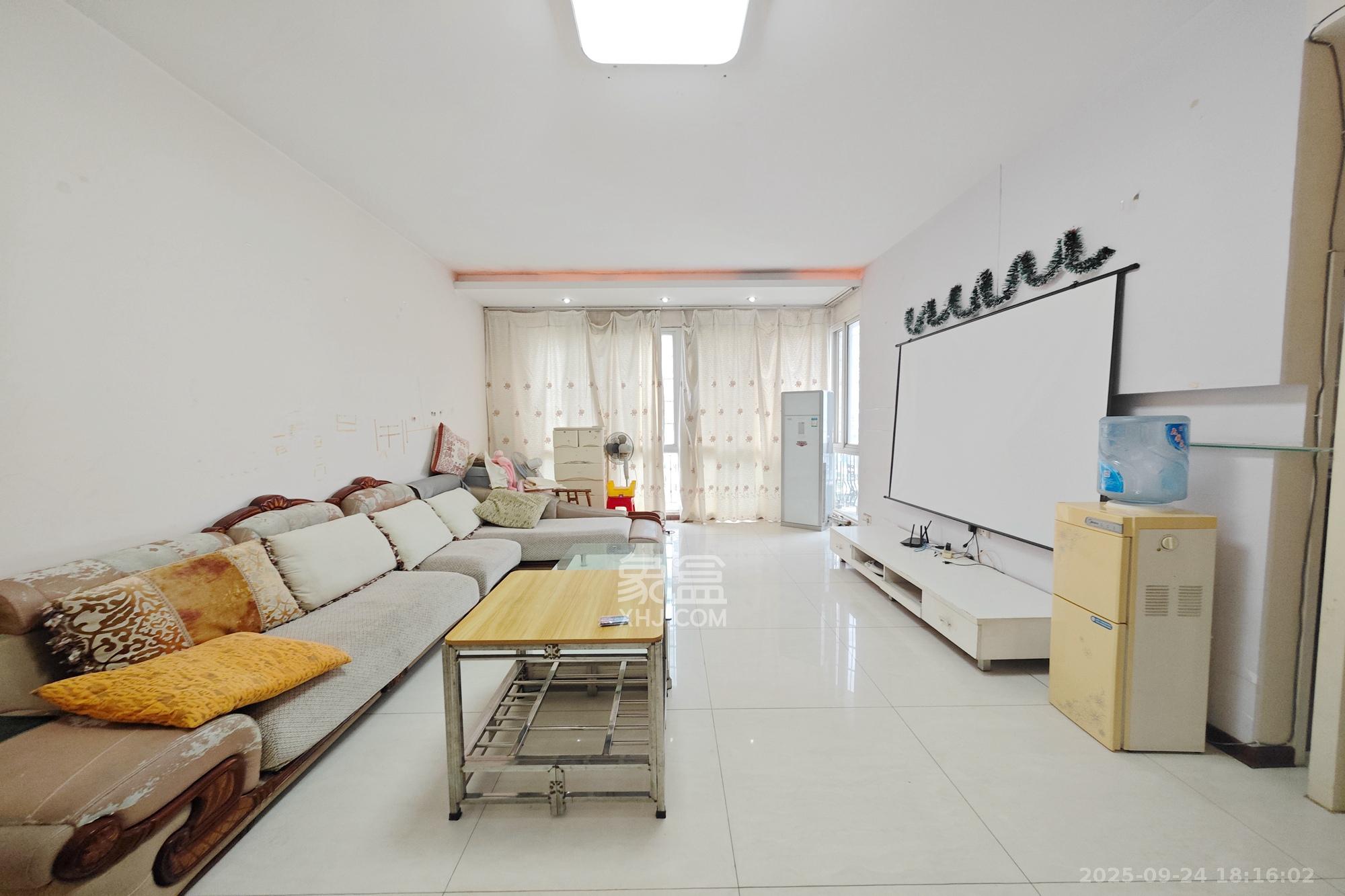 鑫天鑫城 4室2厅2卫 125.0万 鑫天鑫城 4室2厅2卫 125.0万客厅