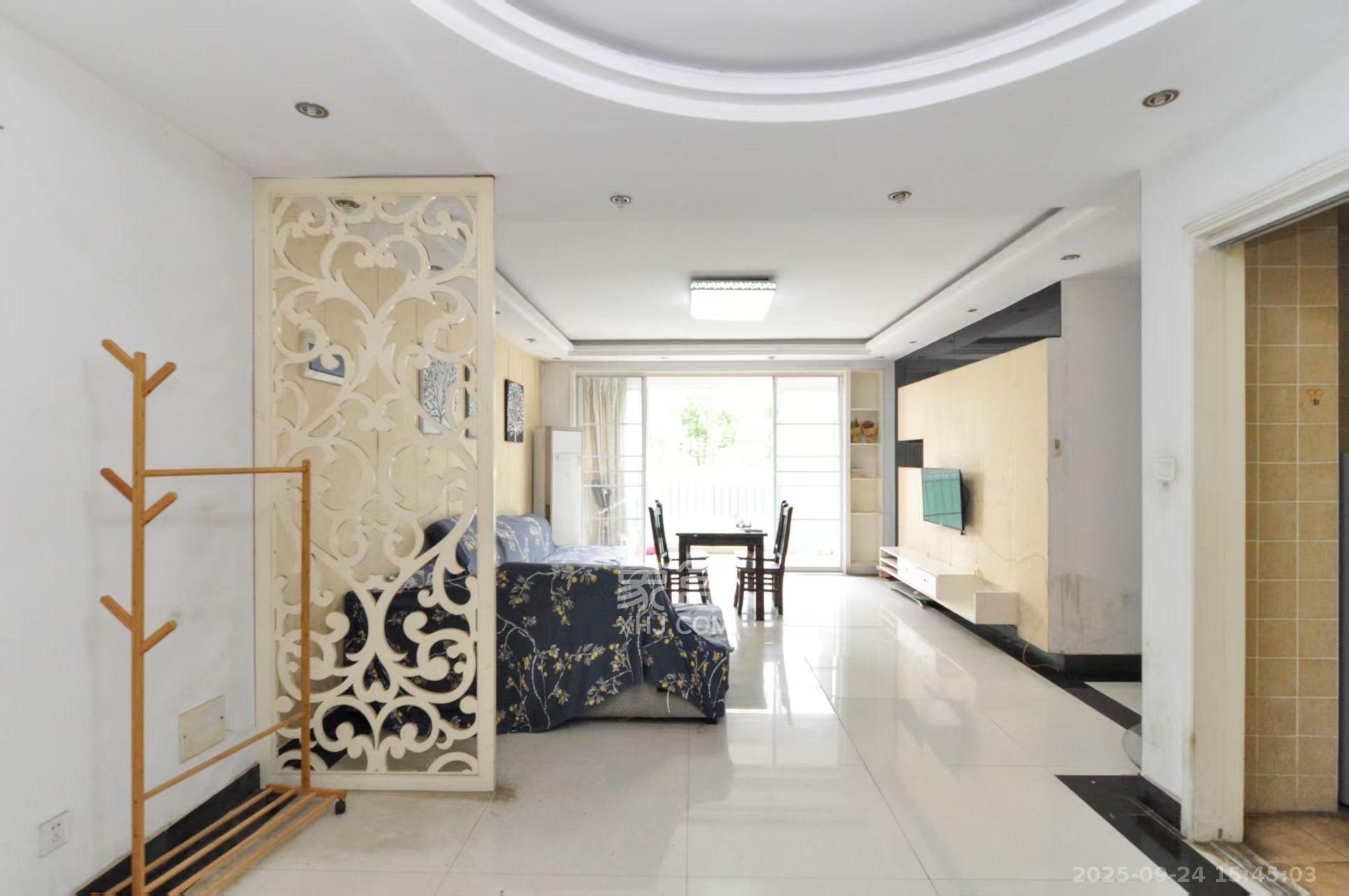 麓谷加州阳光 1室2厅2卫 2400.0元/月 麓谷加州阳光 1室2厅2卫 2400.0元/月室内图