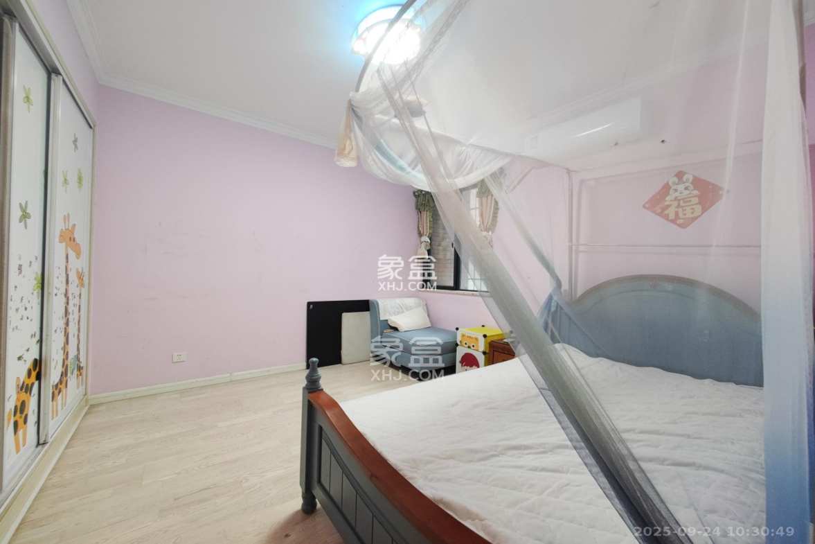 翡翠云天 3室2厅1卫 75.0万 翡翠云天 3室2厅1卫 75.0万卧室