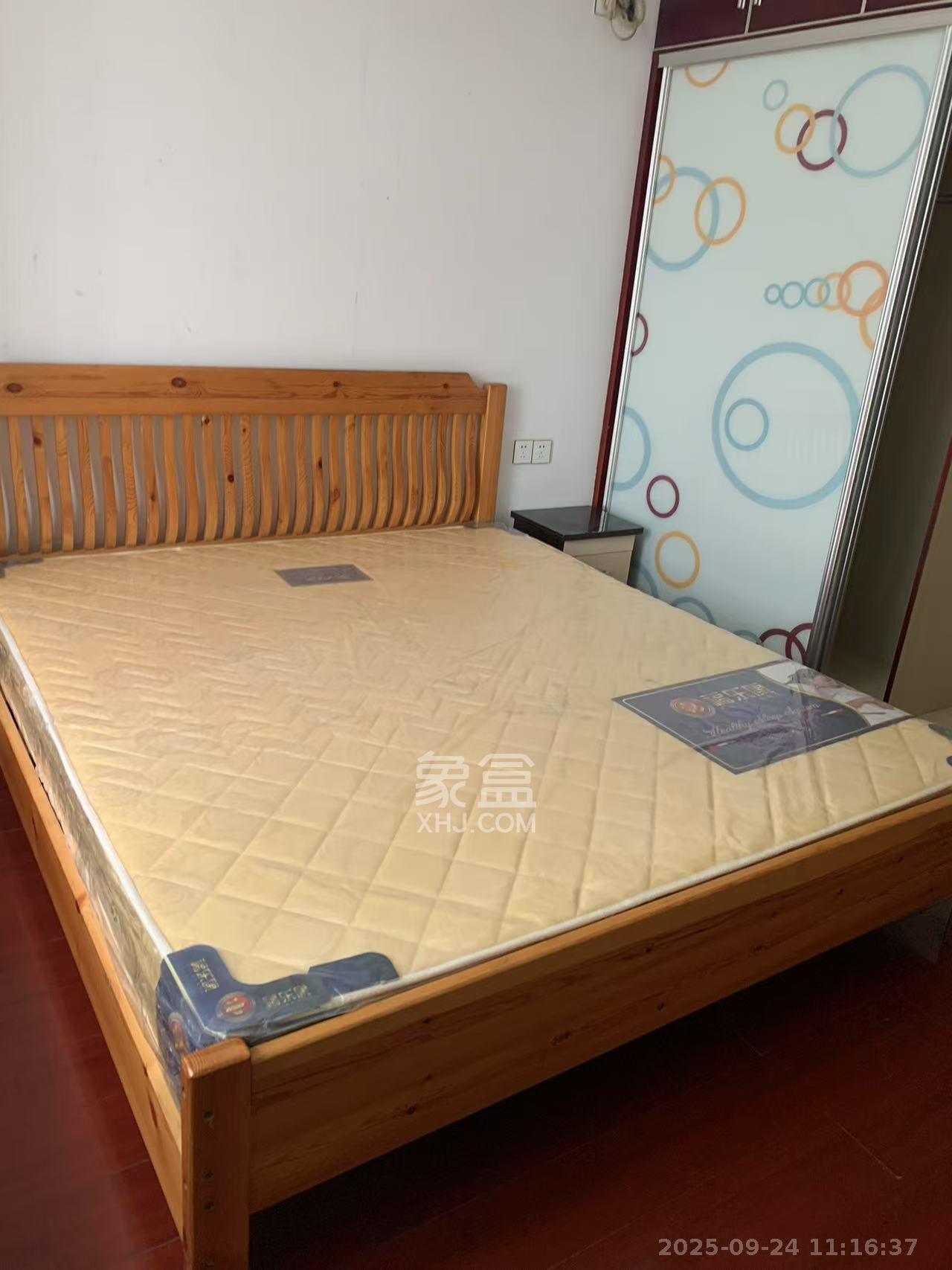 枫华府第  2室2厅1卫   1400.00元/月室内图
