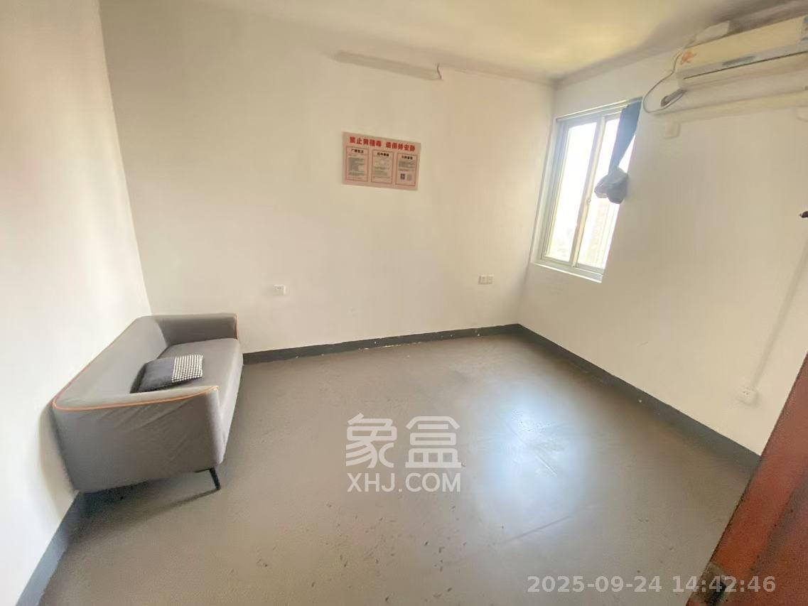 巧克力空间(建鸿达现代大厦) 3室2厅1卫 1500.0元/月 巧克力空间(建鸿达现代大厦) 3室2厅1卫 1500.0元/月室内图