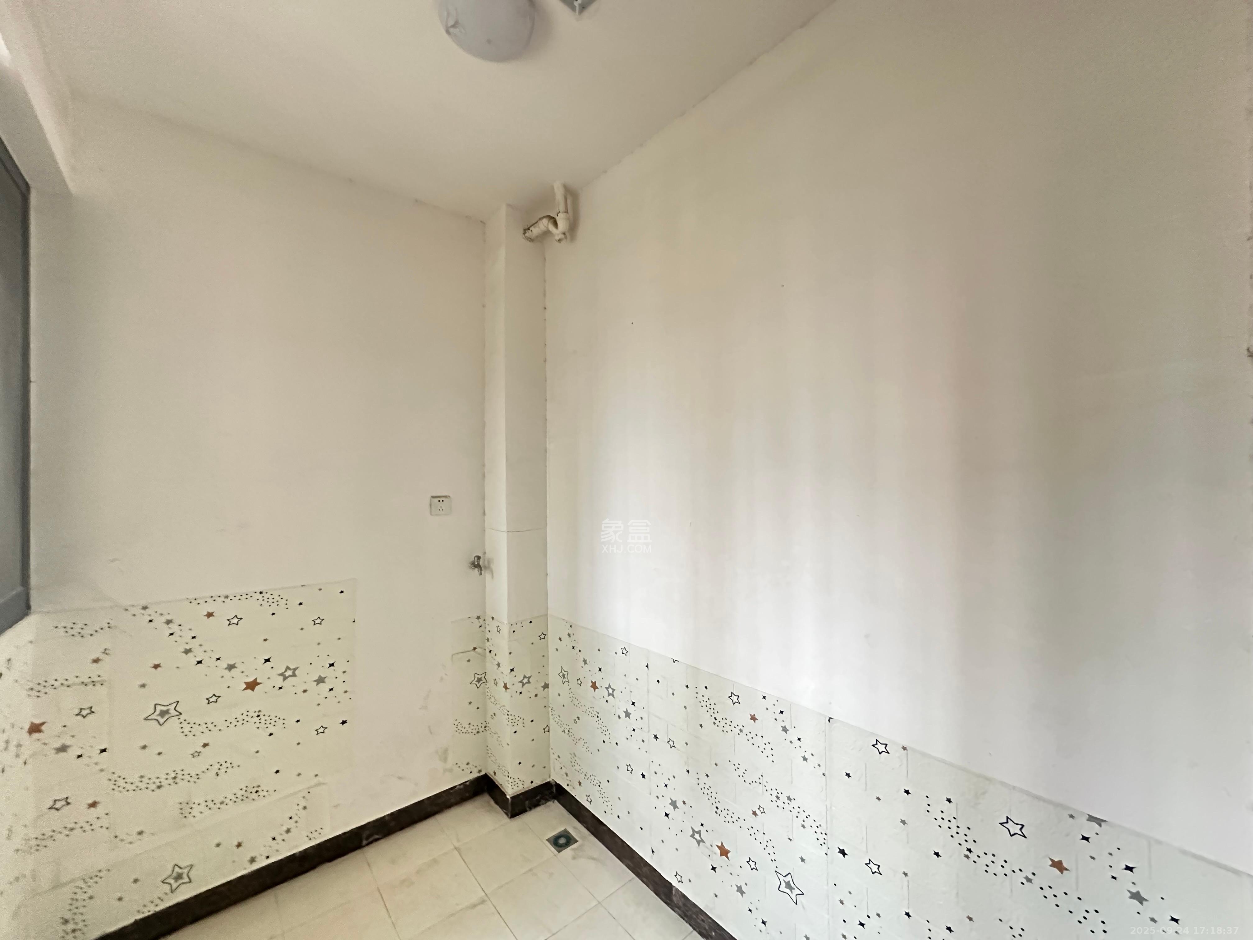 嘉顺苑 3室1厅1卫 2400.0元/月 嘉顺苑 3室1厅1卫 2400.0元/月室内图