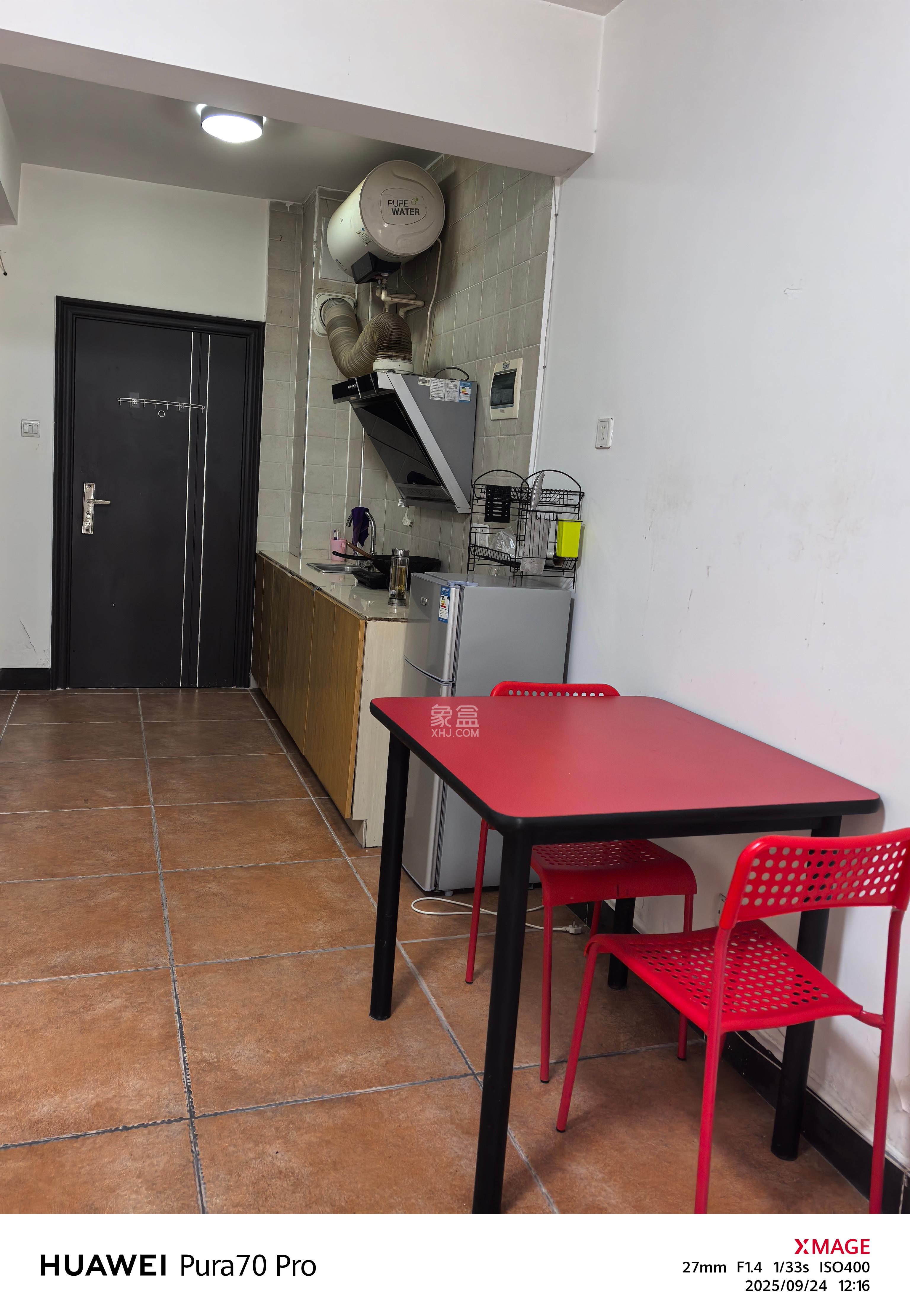 晶都公馆 1室1厅1卫 800.0元/月 晶都公馆 1室1厅1卫 800.0元/月室内图