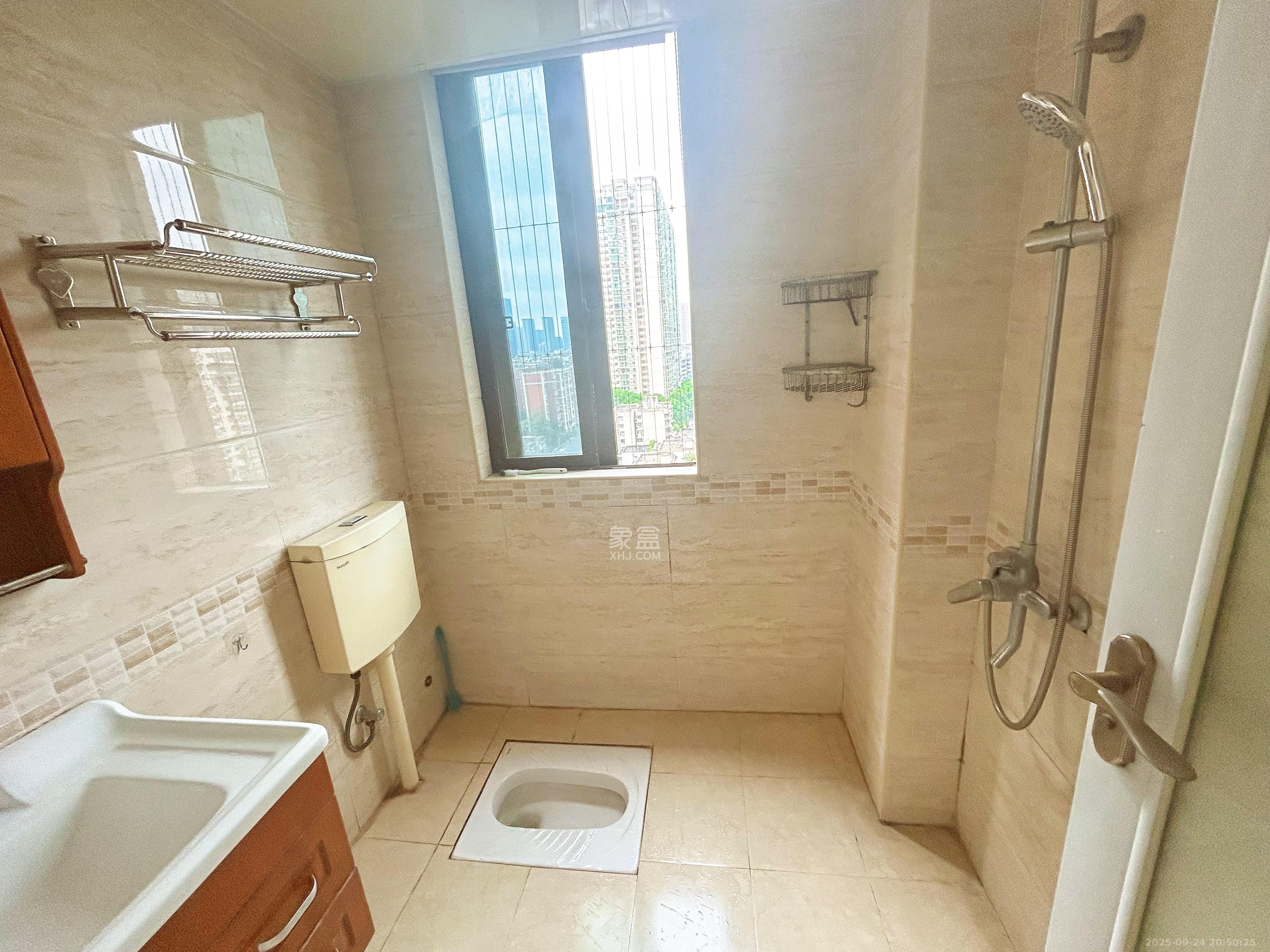 芒果天地(芒果雅苑)  2室2厅1卫    2400.0元/月室内图