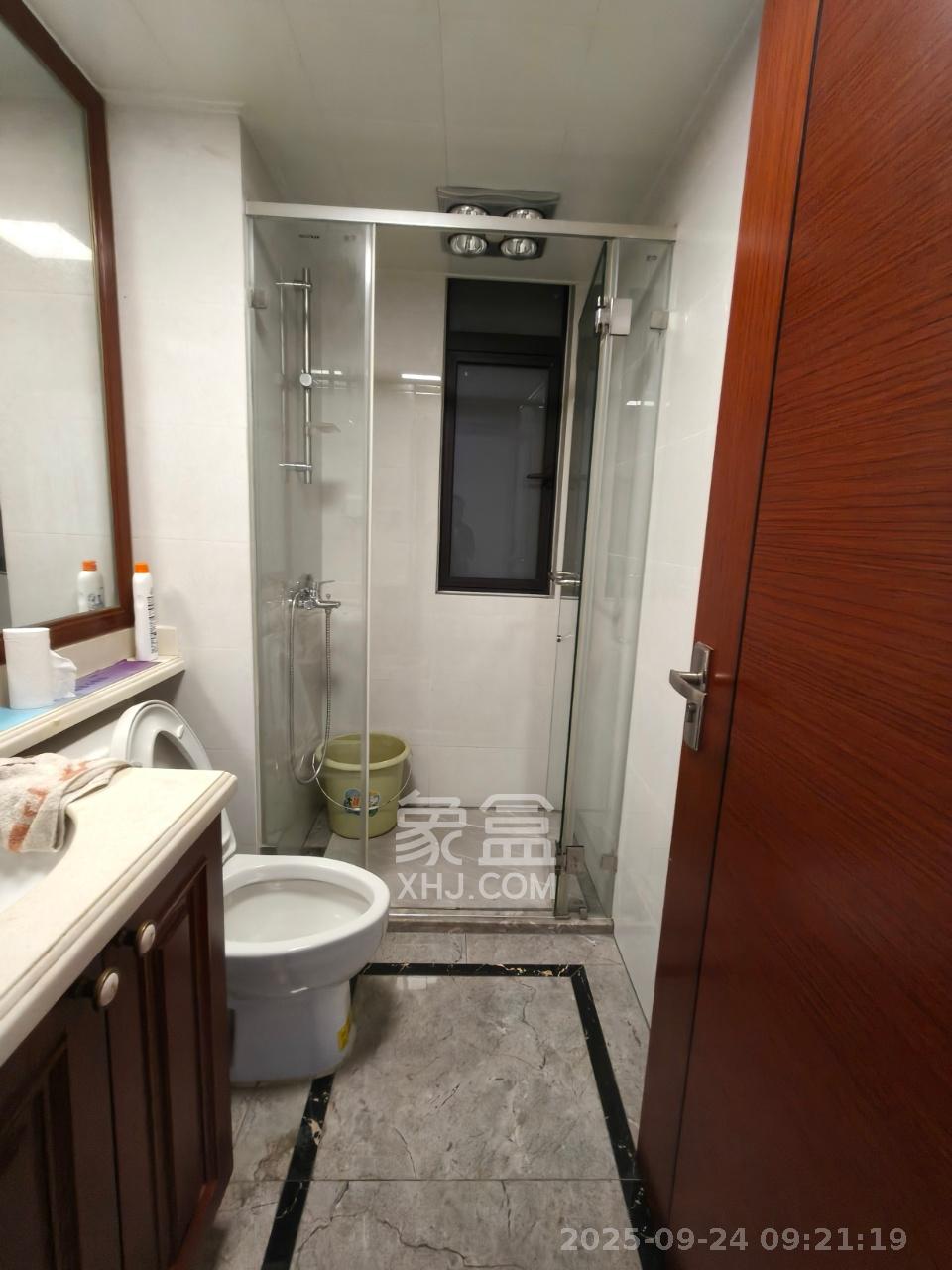 中海国际五期 3室2厅2卫 2000.0元/月 中海国际五期 3室2厅2卫 2000.0元/月室内图