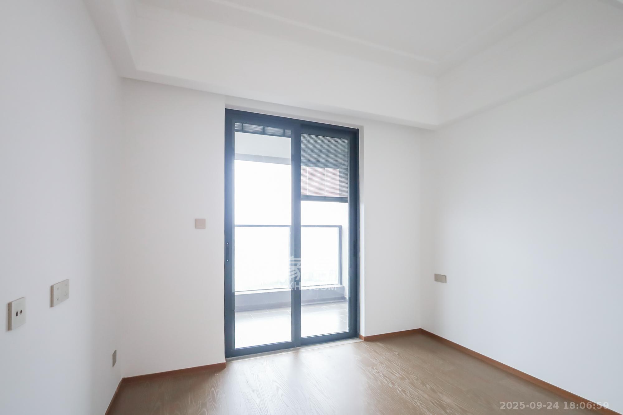 江山印  4室2厅2卫    618.0万 江山印  4室2厅2卫    618.0万卧室