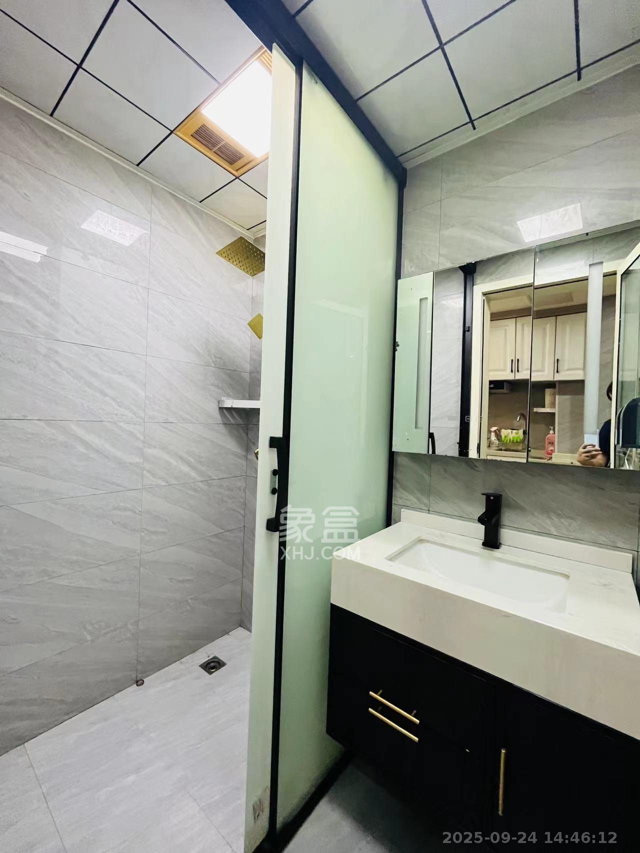 龙湖湘江星座(祺鑫星座公寓) 1室1厅1卫 1500.0元/月 龙湖湘江星座(祺鑫星座公寓) 1室1厅1卫 1500.0元/月室内图