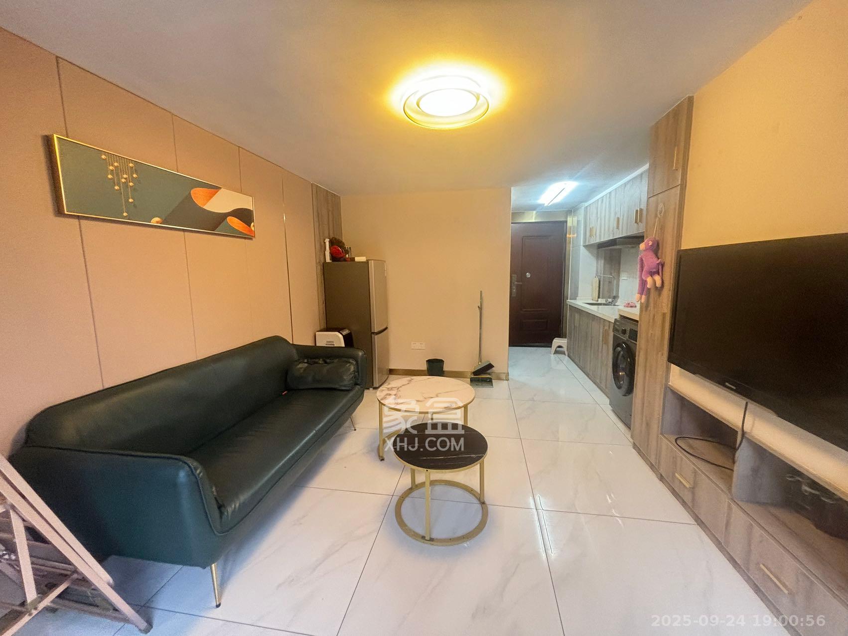 裕天国际商汇中心 1室1厅1卫 1600.0元/月 裕天国际商汇中心 1室1厅1卫 1600.0元/月室内图