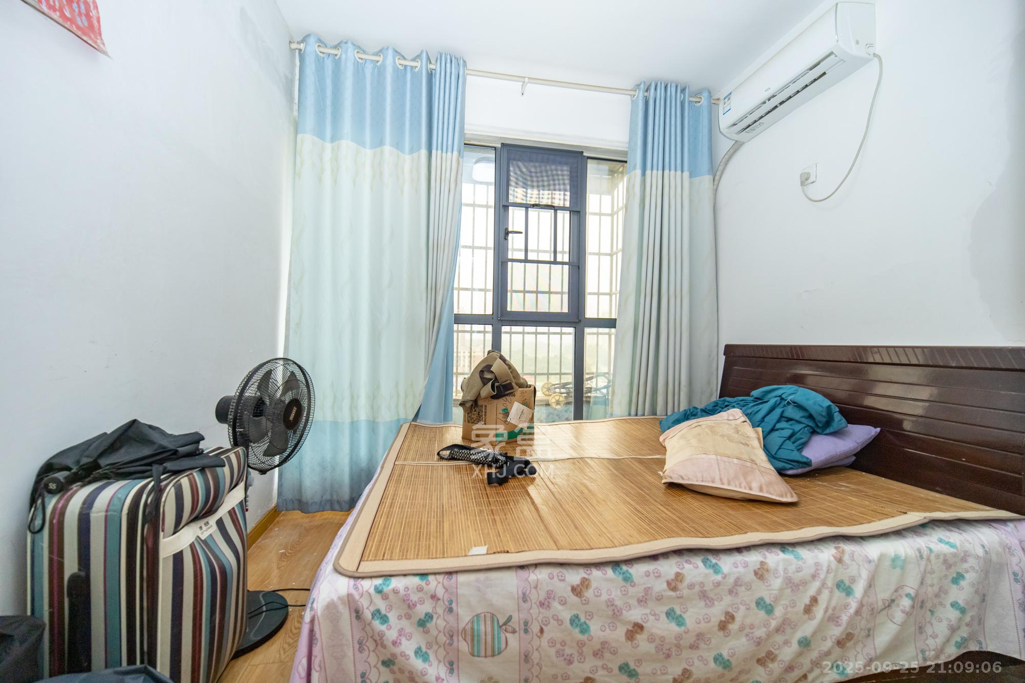 悦湖山  3室1厅1卫    64.0万卧室