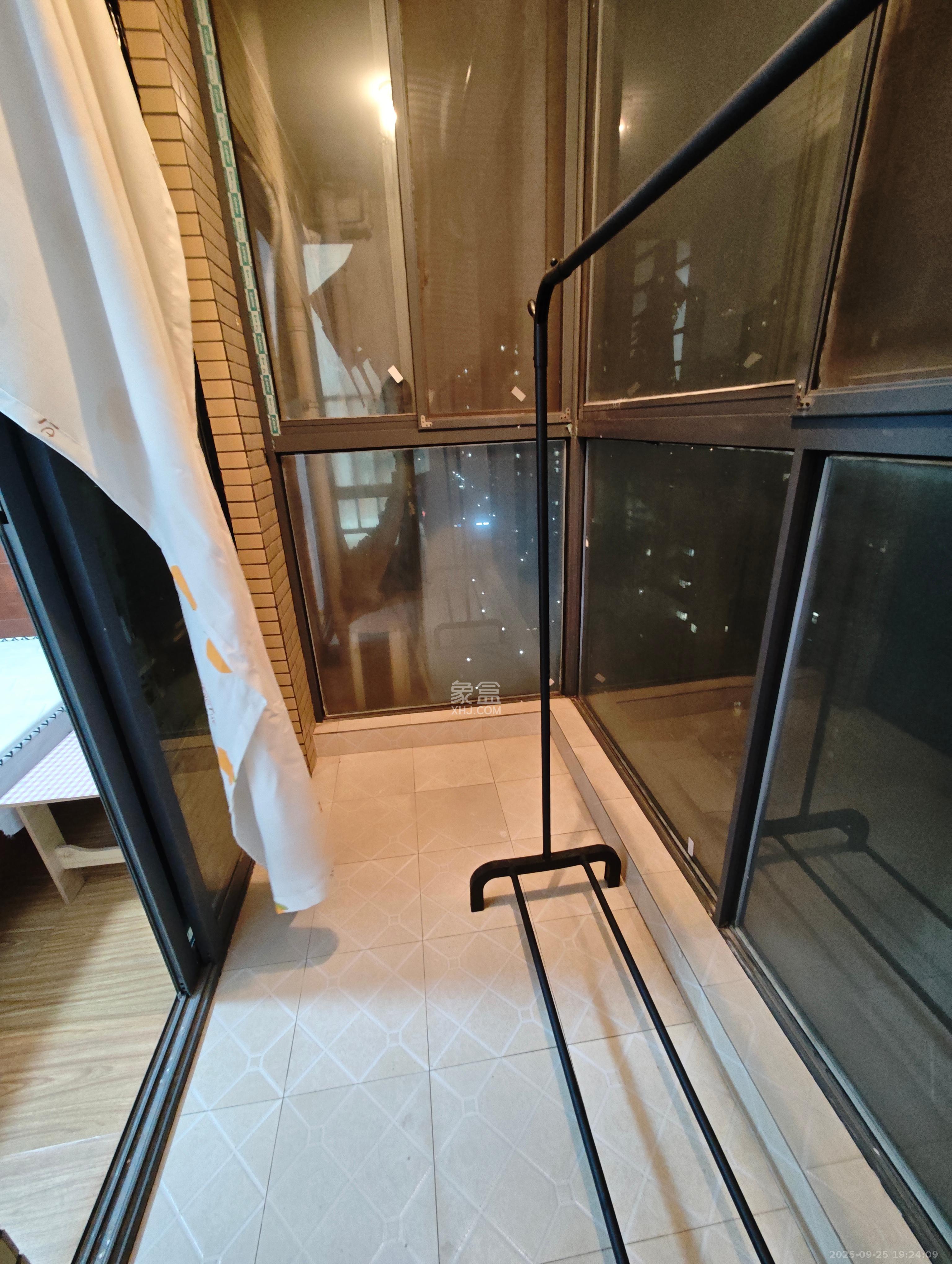 中国铁建国际城一期 1室1厅1卫 1200.0元/月 中国铁建国际城一期 1室1厅1卫 1200.0元/月室内图