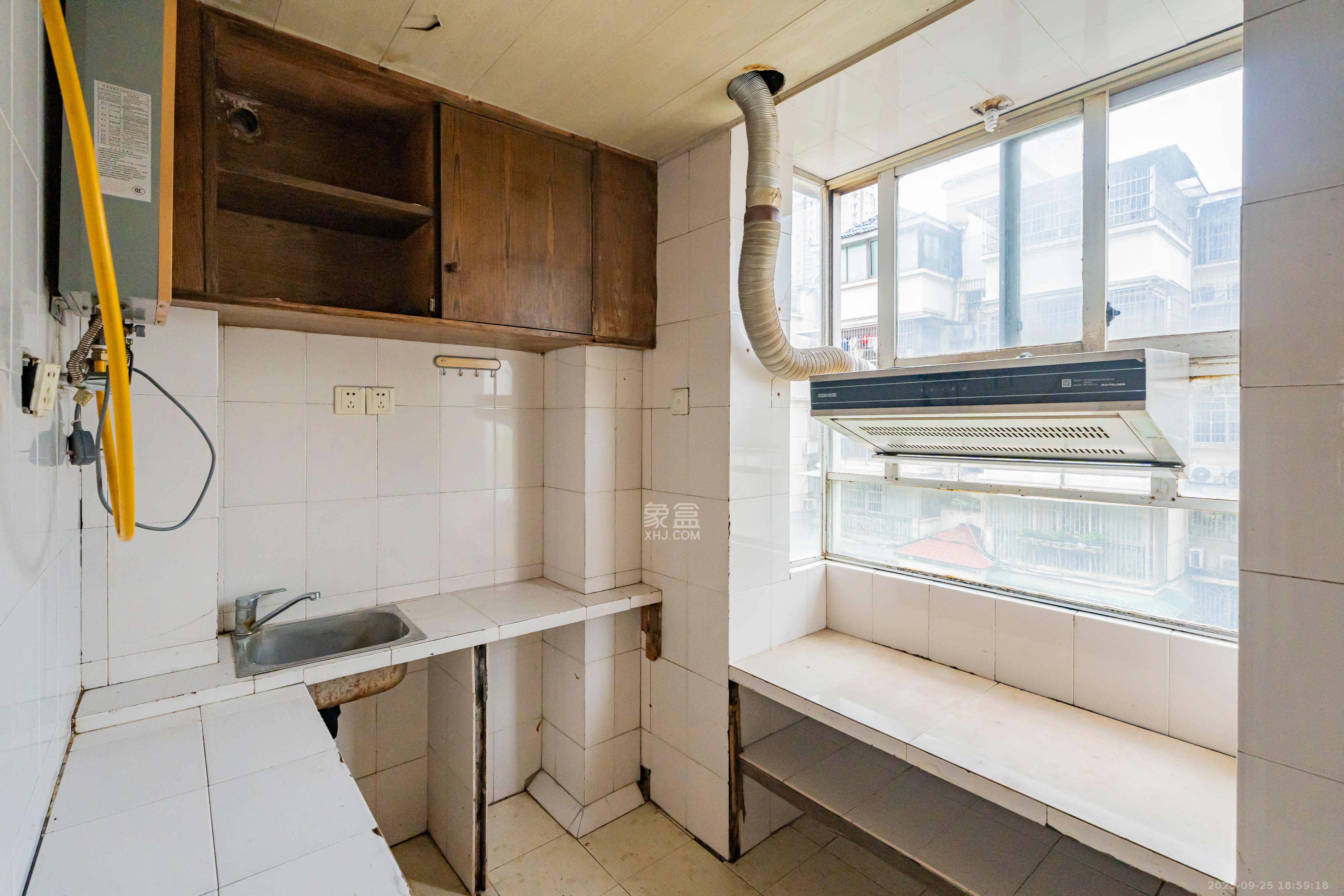 金帆小区 2室2厅1卫 39.8万 金帆小区 2室2厅1卫 39.8万厨房