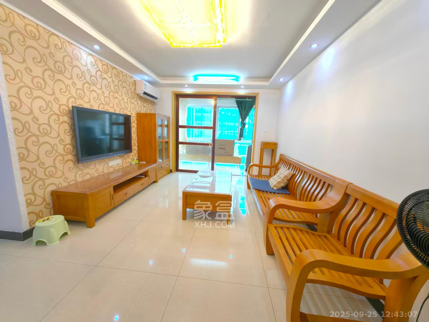 麓谷锦和园 2室2厅1卫 2100.0元/月 麓谷锦和园 2室2厅1卫 2100.0元/月室内图