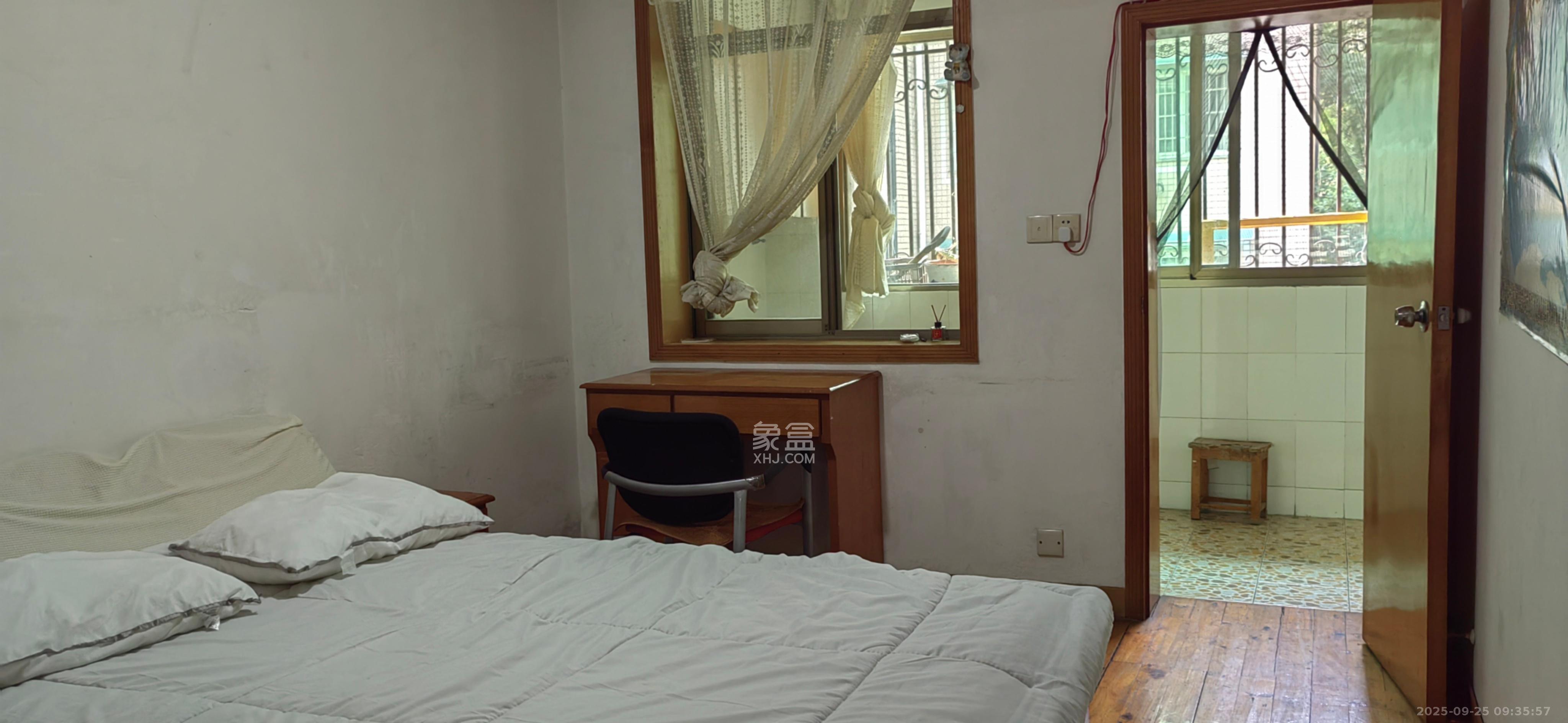 荷花园小区(安置房小区) 3室1厅1卫 1800.0元/月 荷花园小区(安置房小区) 3室1厅1卫 1800.0元/月室内图