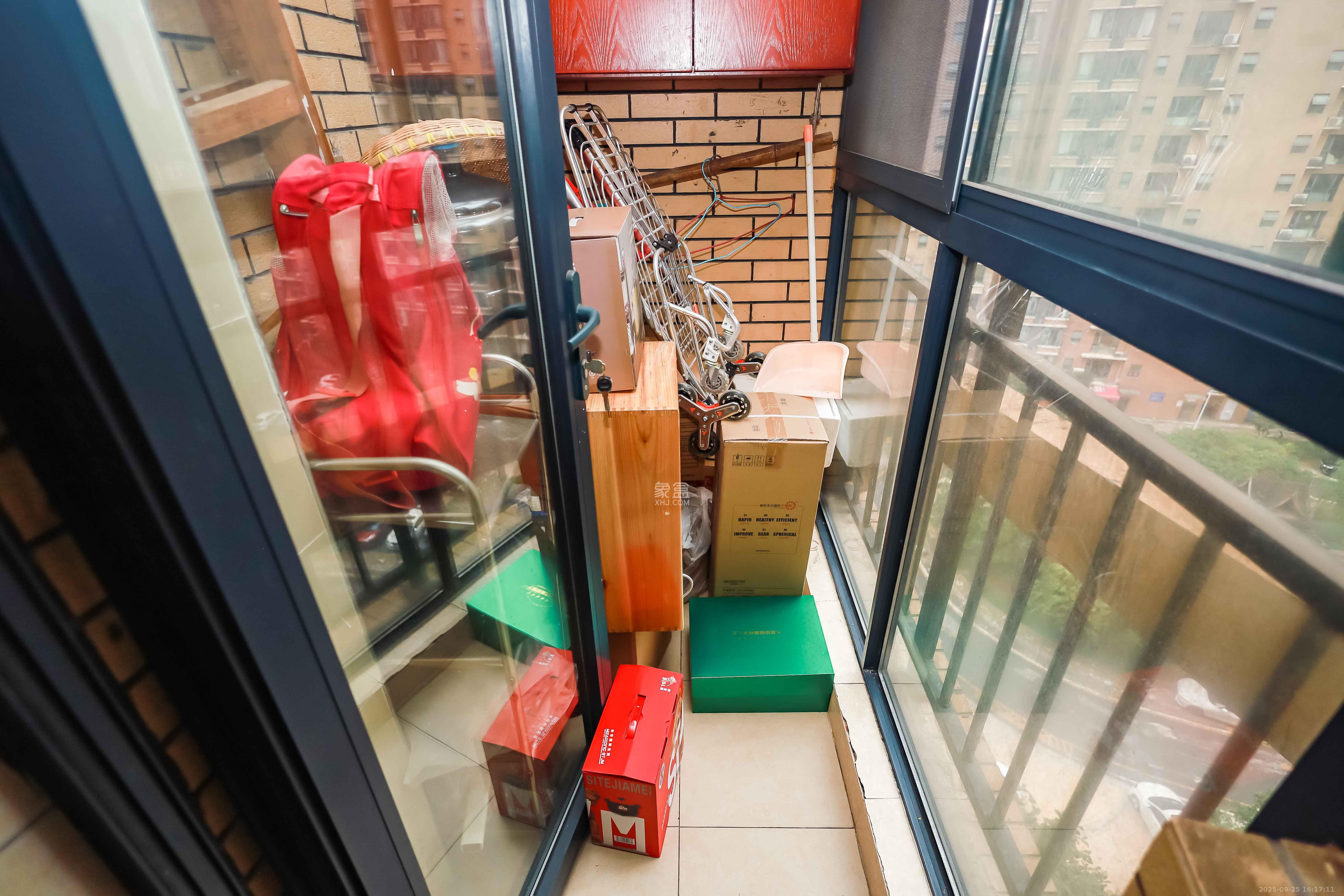 北京御园一二期（国泰嘉园）  4室2厅2卫    162.0万阳台