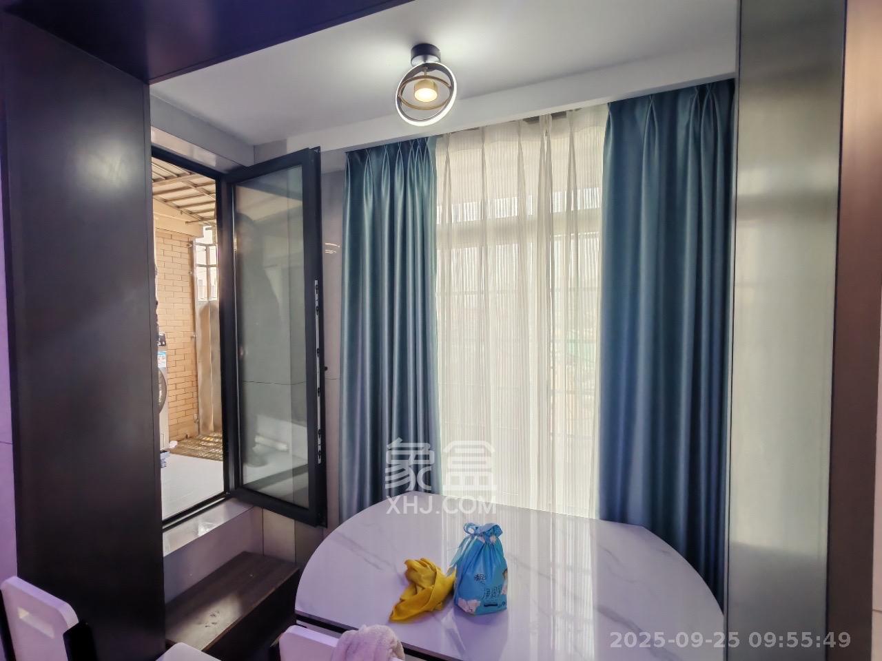 东岸梅园小区 2室2厅1卫 2400.00元/月 东岸梅园小区 2室2厅1卫 2400.00元/月室内图