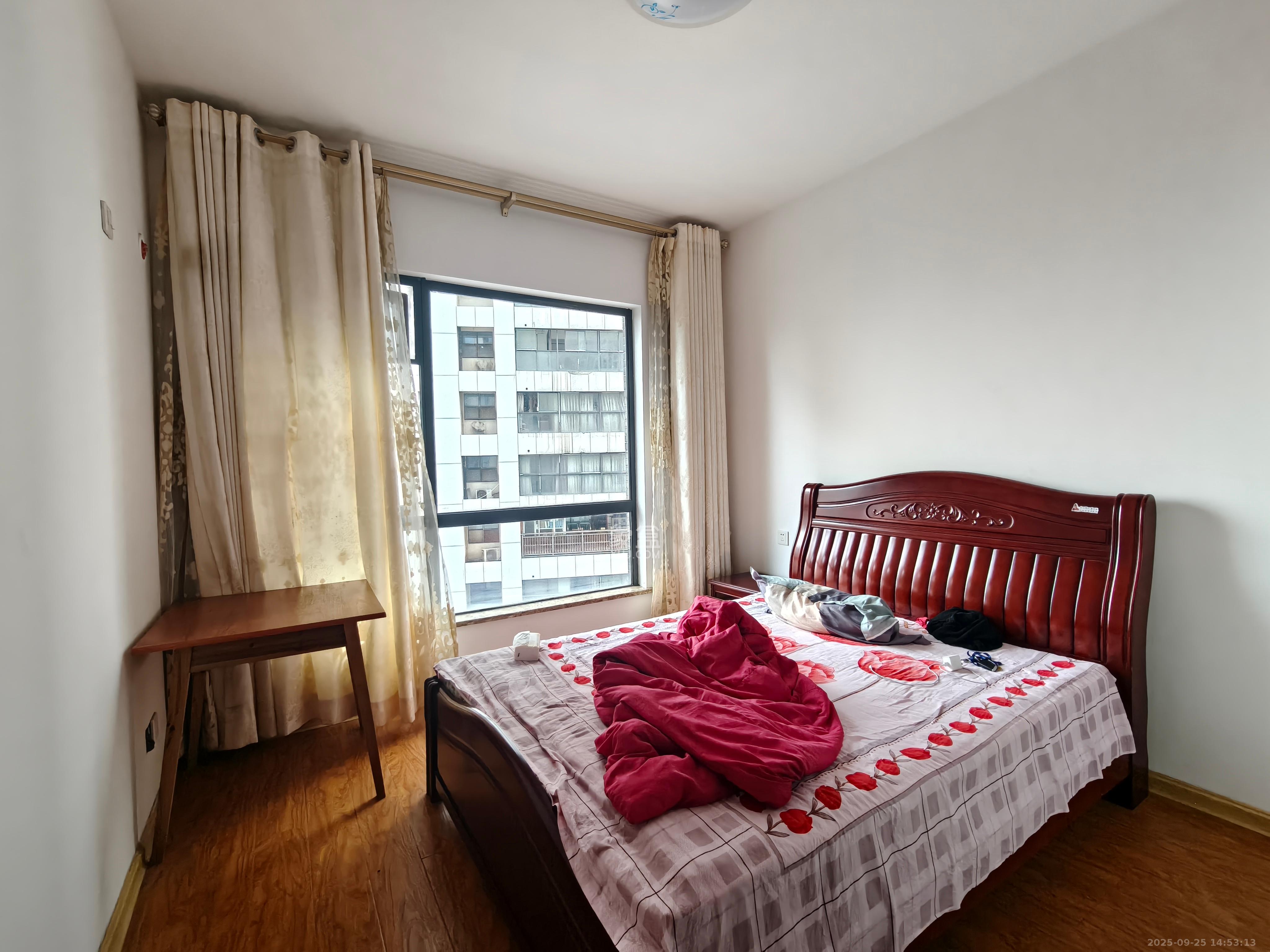 达美D6区 4室2厅2卫 4500.0元/月 达美D6区 4室2厅2卫 4500.0元/月室内图