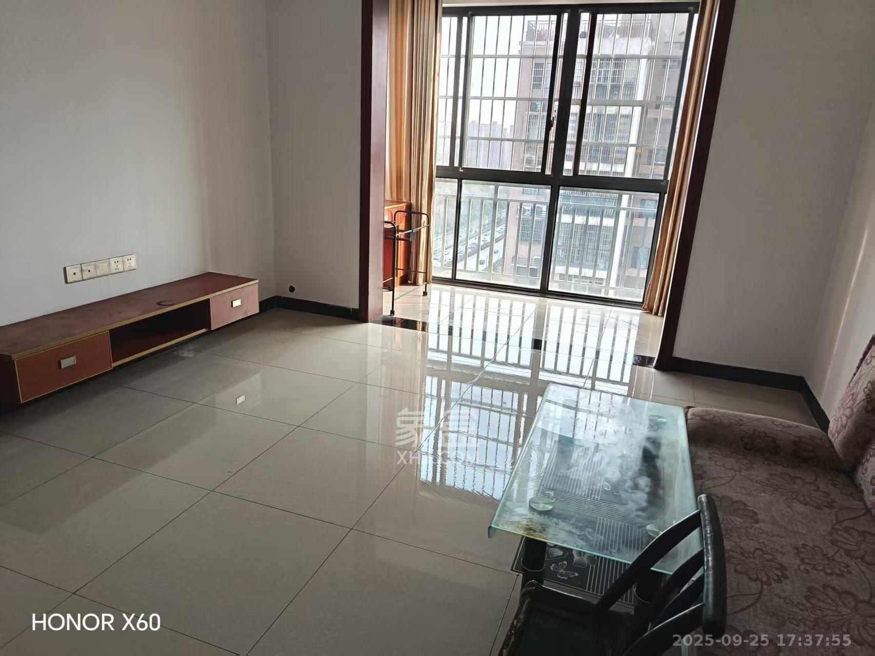 山水新城 2室1厅1卫 1600.00元/月 山水新城 2室1厅1卫 1600.00元/月室内图