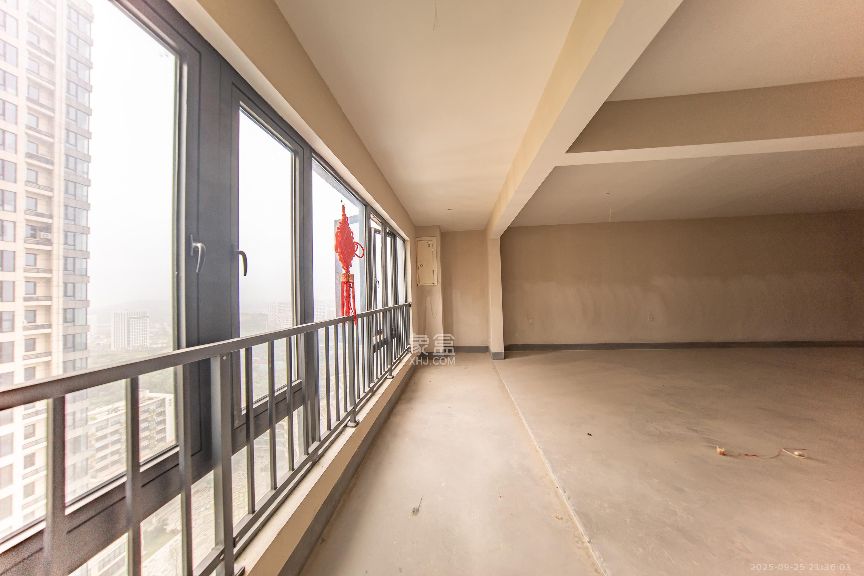 建投象山国际 3室2厅2卫 112.0万 建投象山国际 3室2厅2卫 112.0万阳台