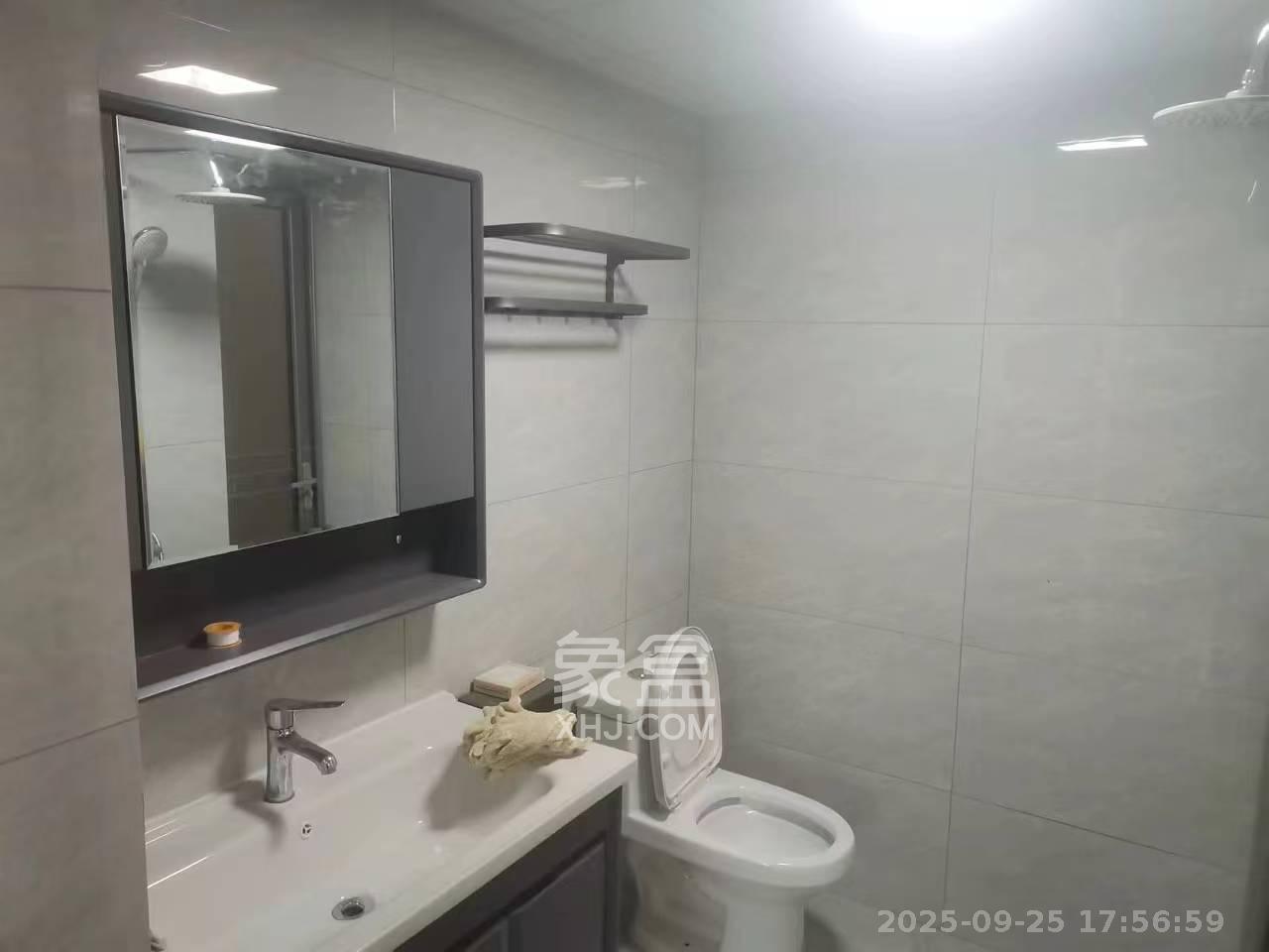 韭菜园嘉苑  2室1厅1卫    2900.0元/月室内图