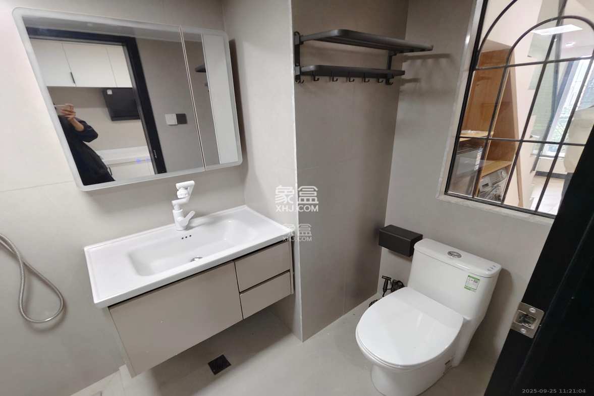 力高凤凰新天 2室1厅1卫 2100.0元/月 力高凤凰新天 2室1厅1卫 2100.0元/月室内图