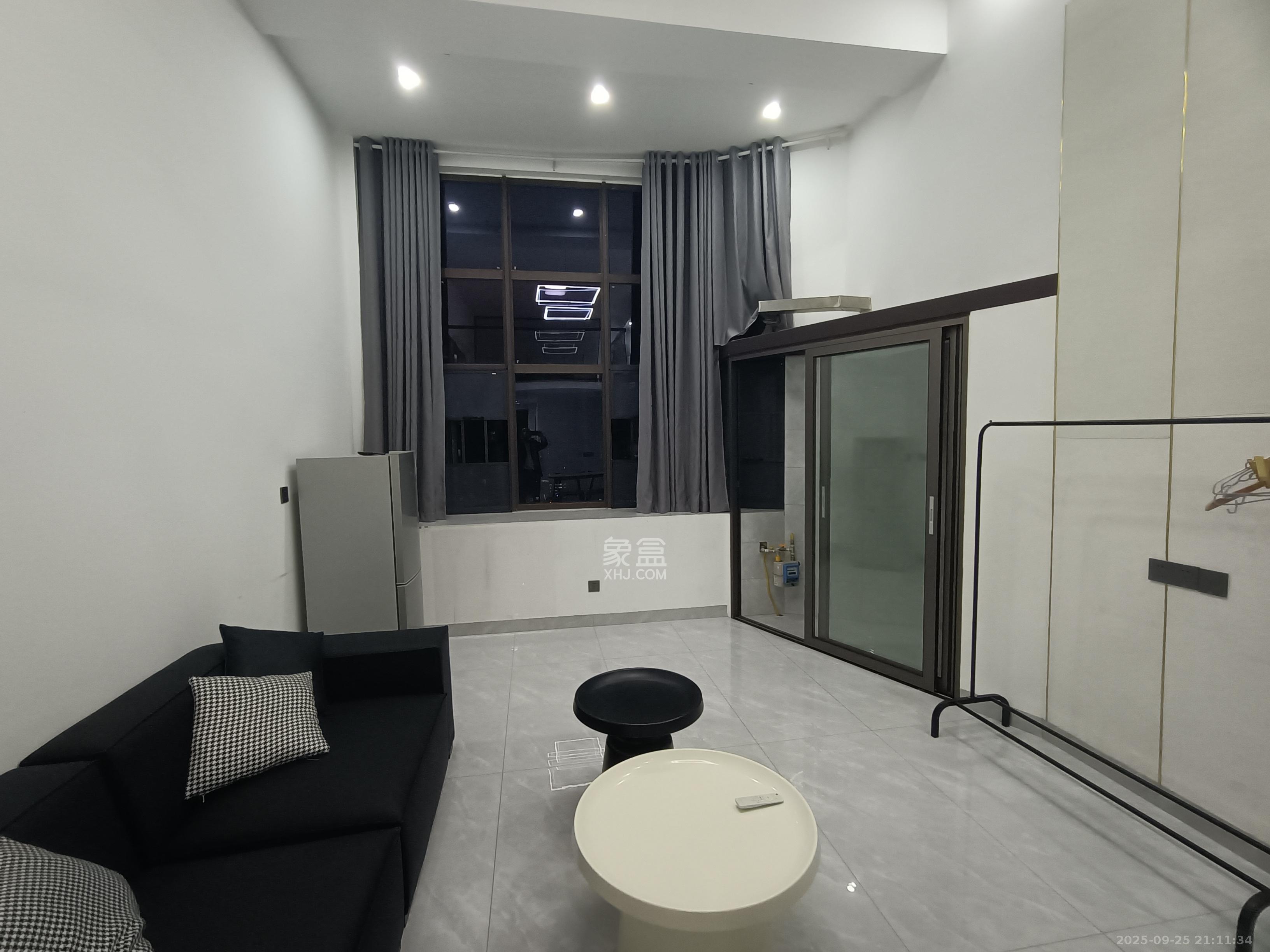 福晟钱隆国际(晟冉景苑)  2室2厅1卫    1850.0元/月 福晟钱隆国际(晟冉景苑)  2室2厅1卫    1850.0元/月室内图