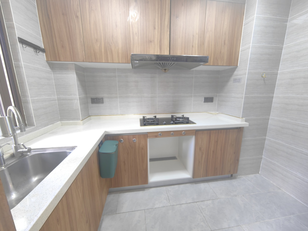 海航豪庭南苑  3室2厅1卫    4500.0元/月室内图