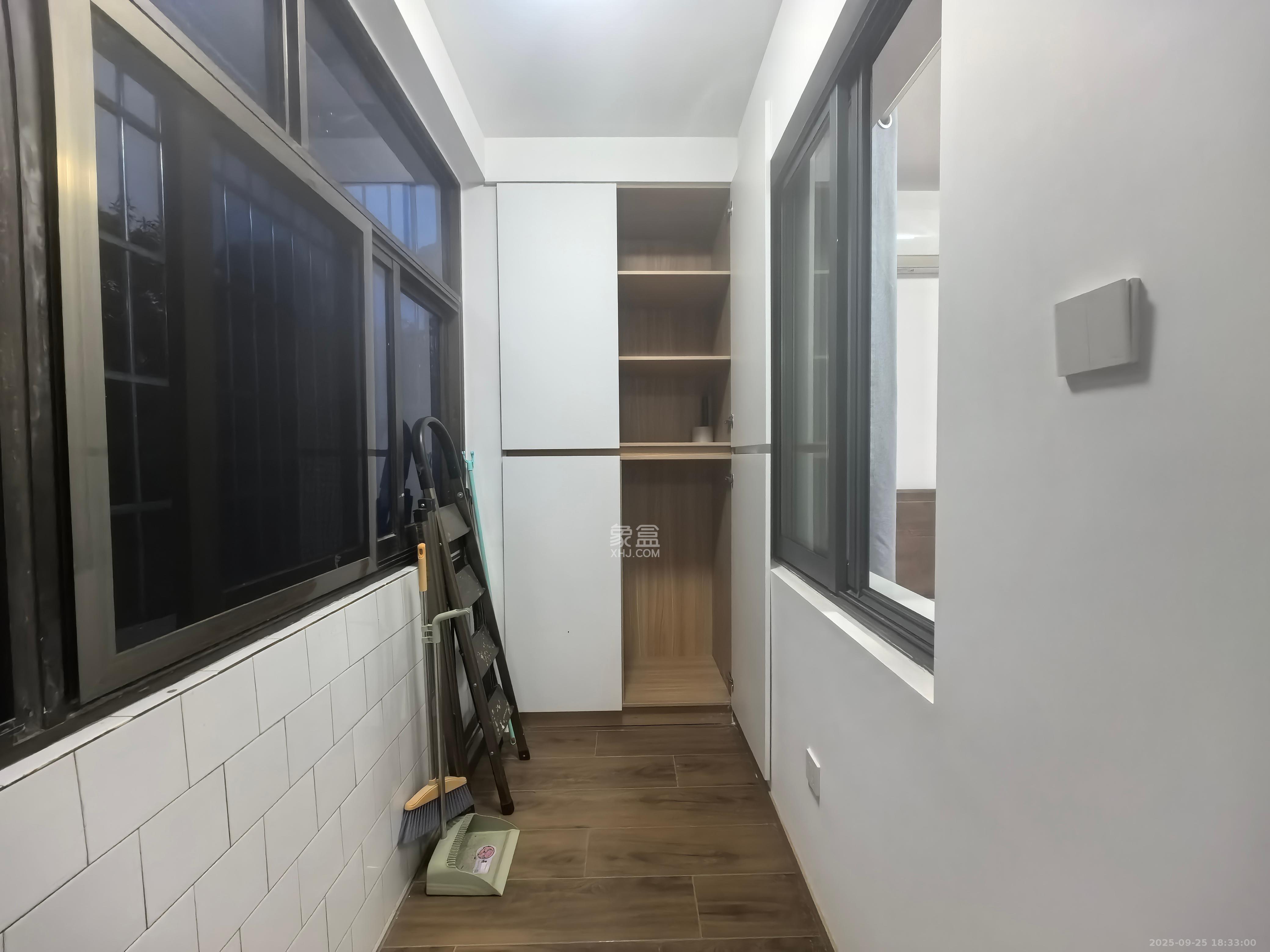 净园小区 3室2厅1卫 2600.0元/月 净园小区 3室2厅1卫 2600.0元/月室内图