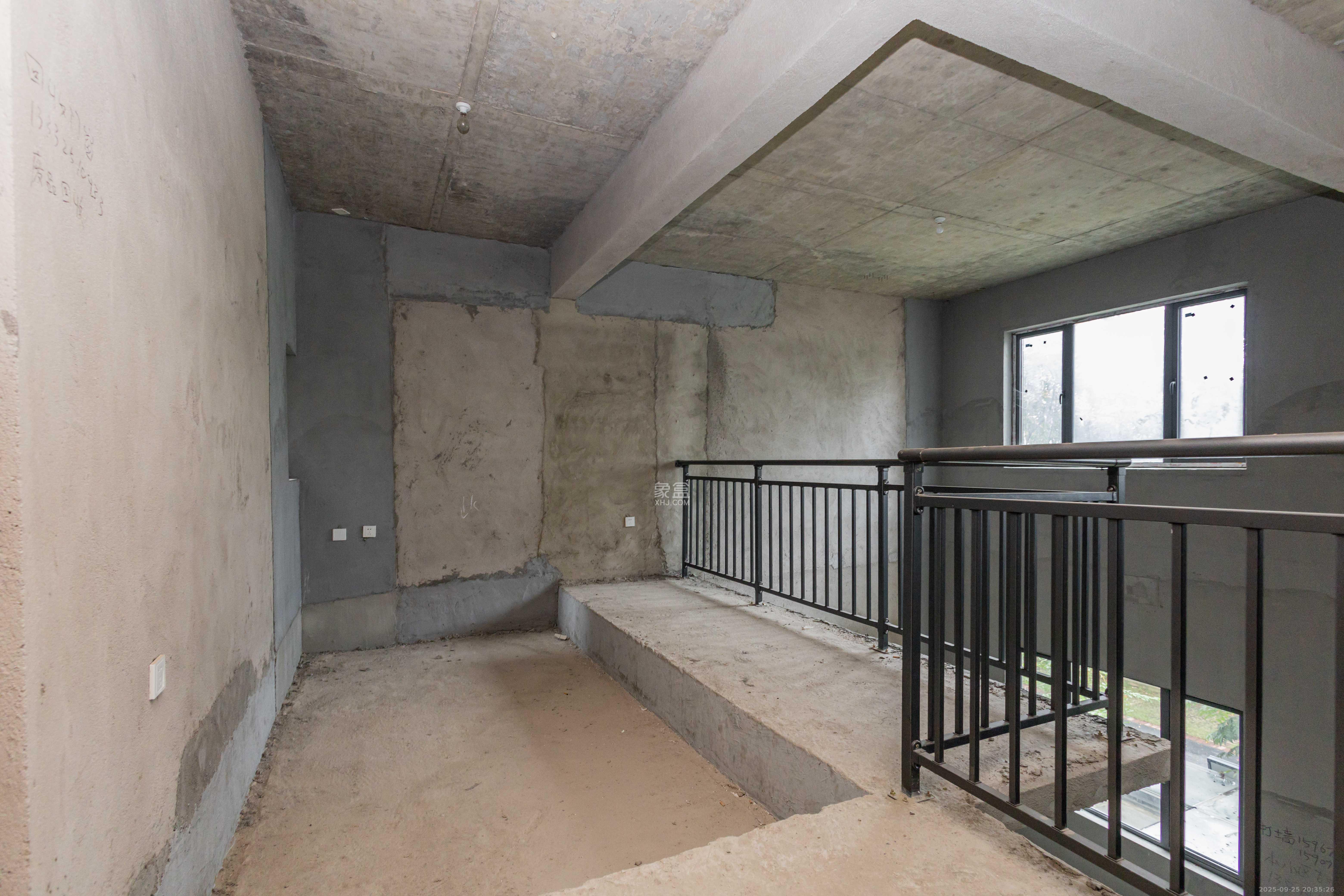 敏捷珑玥府  4室2厅2卫    142.0万 敏捷珑玥府  4室2厅2卫    142.0万卧室