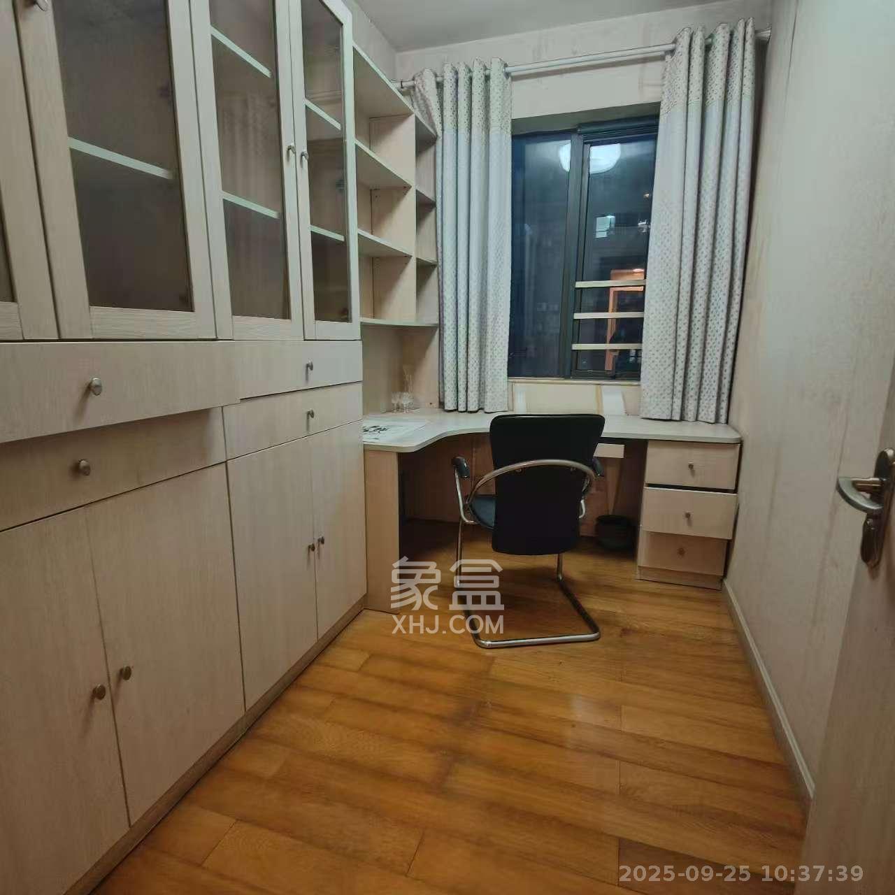 盛世美居荷园 3室2厅2卫 3100.0元/月 盛世美居荷园 3室2厅2卫 3100.0元/月室内图