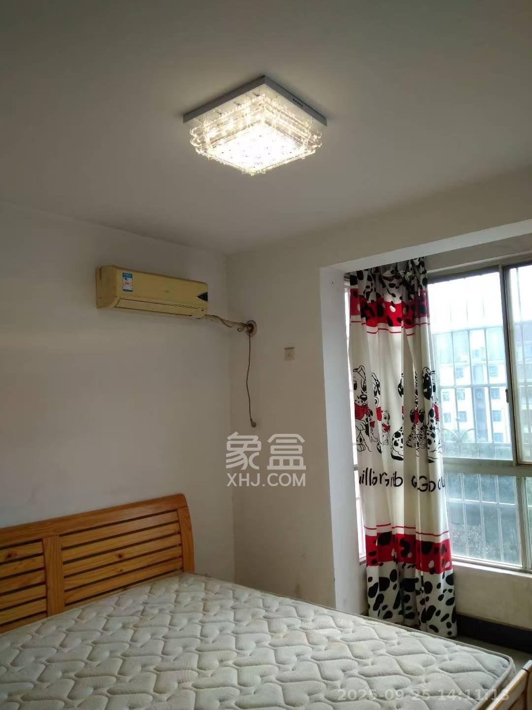 新星小区 3室2厅1卫 1800.0元/月 新星小区 3室2厅1卫 1800.0元/月室内图