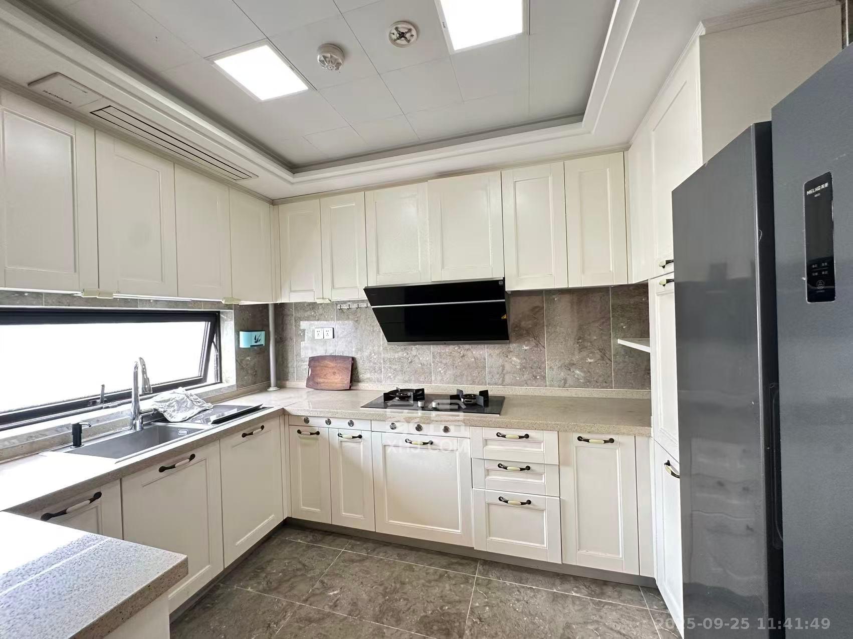 万科里金域国际  4室2厅2卫    6800.0元/月室内图