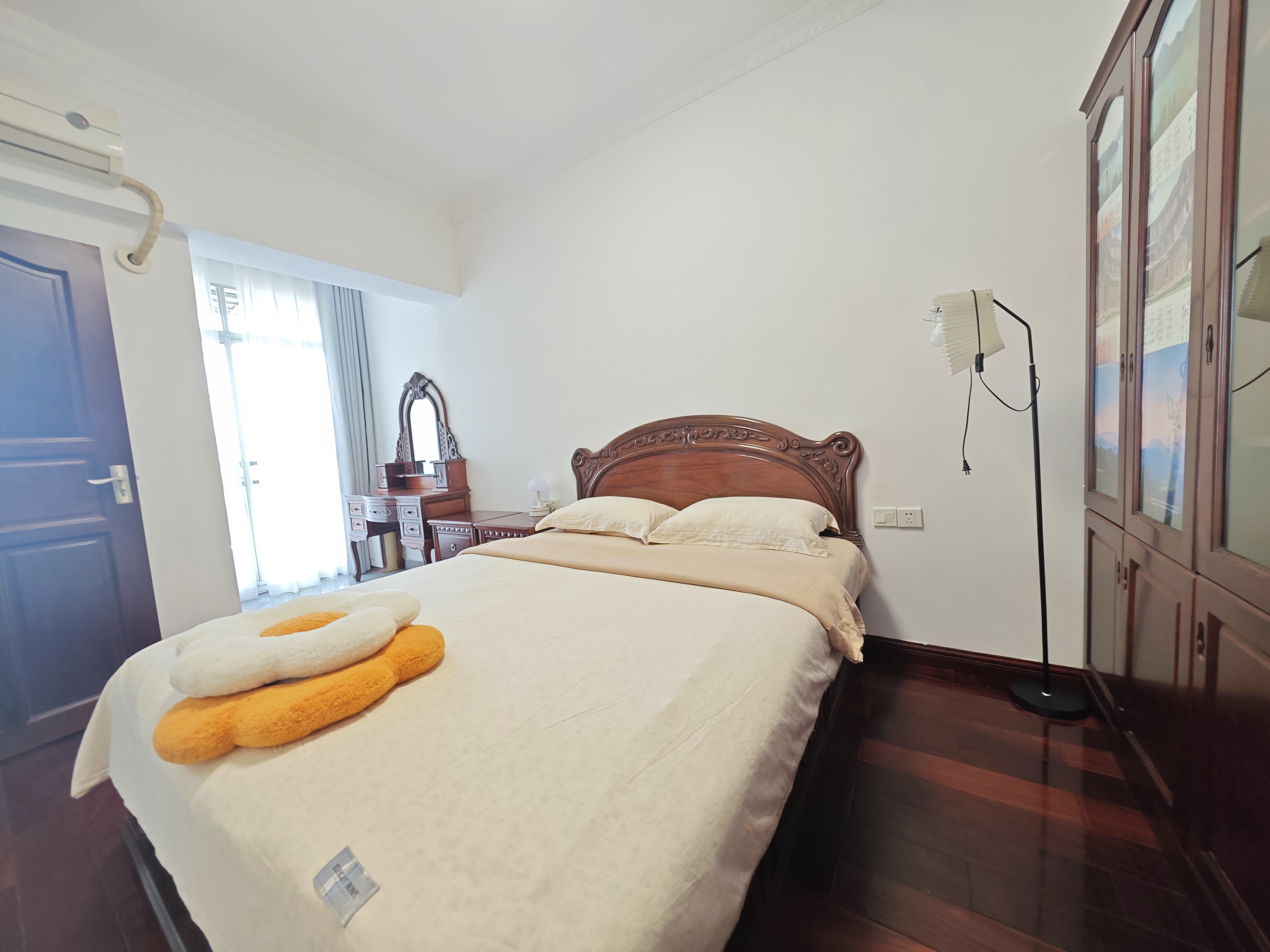 丽都花园 3室2厅2卫 126.0万 丽都花园 3室2厅2卫 126.0万客厅