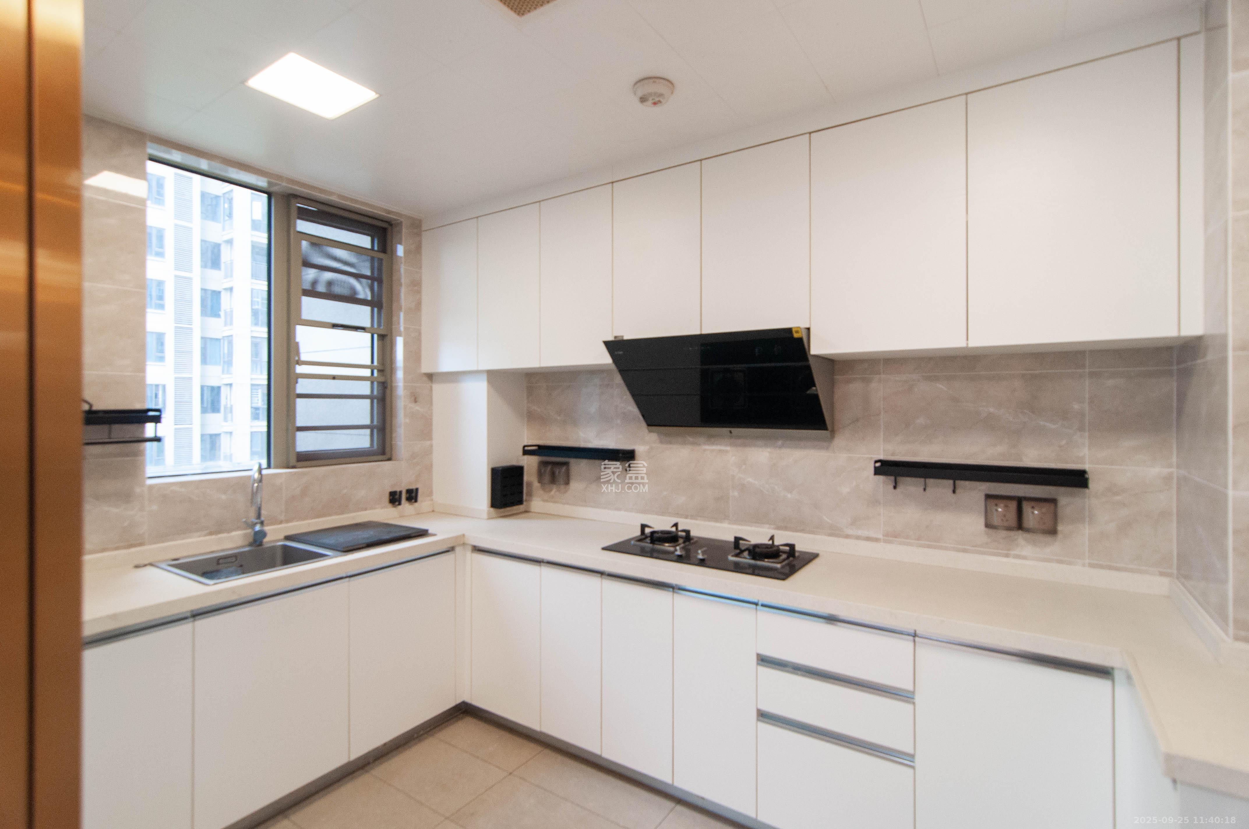 梅溪湖金茂湾 4室2厅2卫 255.0万 梅溪湖金茂湾 4室2厅2卫 255.0万厨房