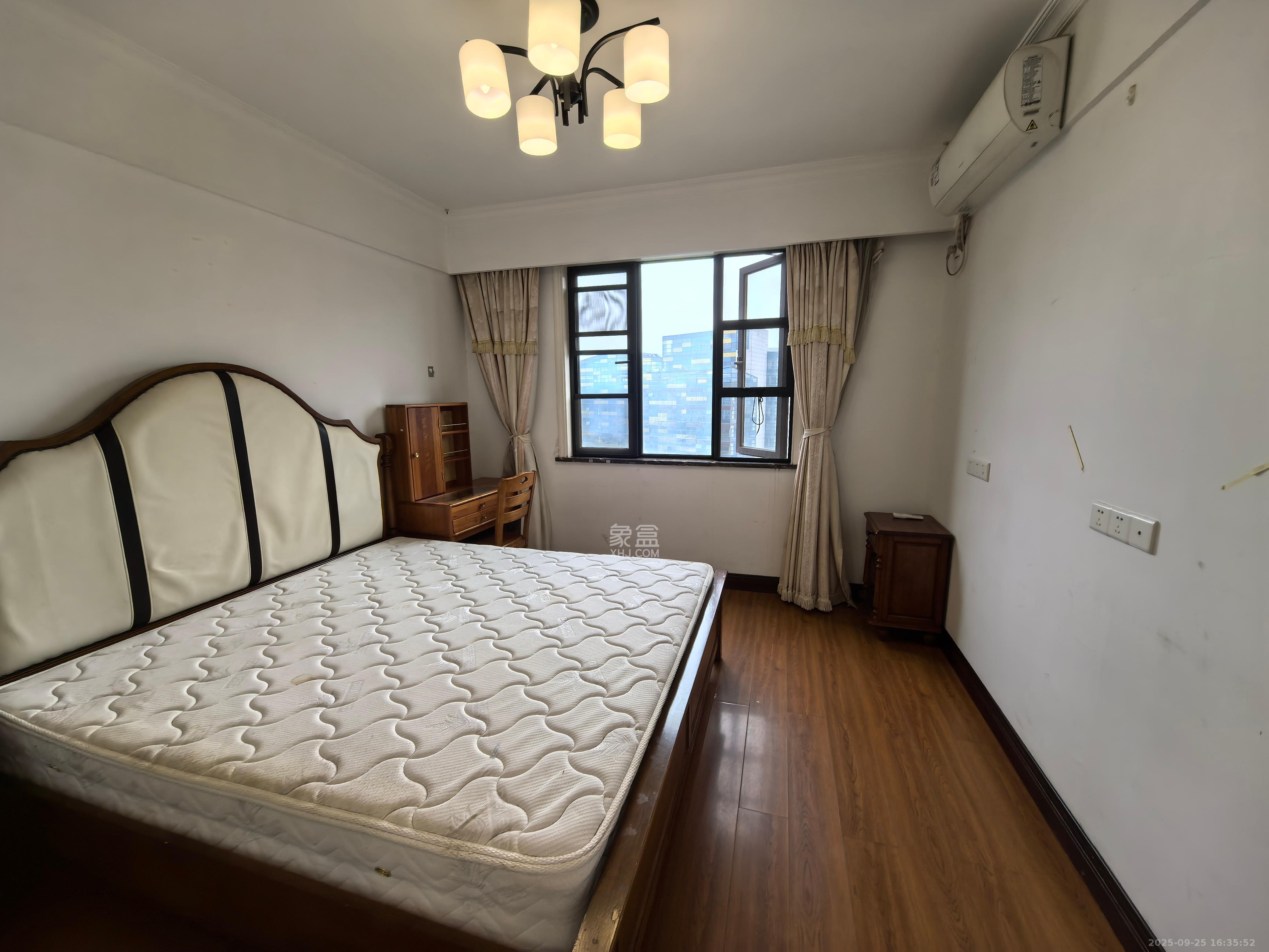 中信凯旋城（中信新城四期）  4室2厅2卫    2400.0元/月室内图