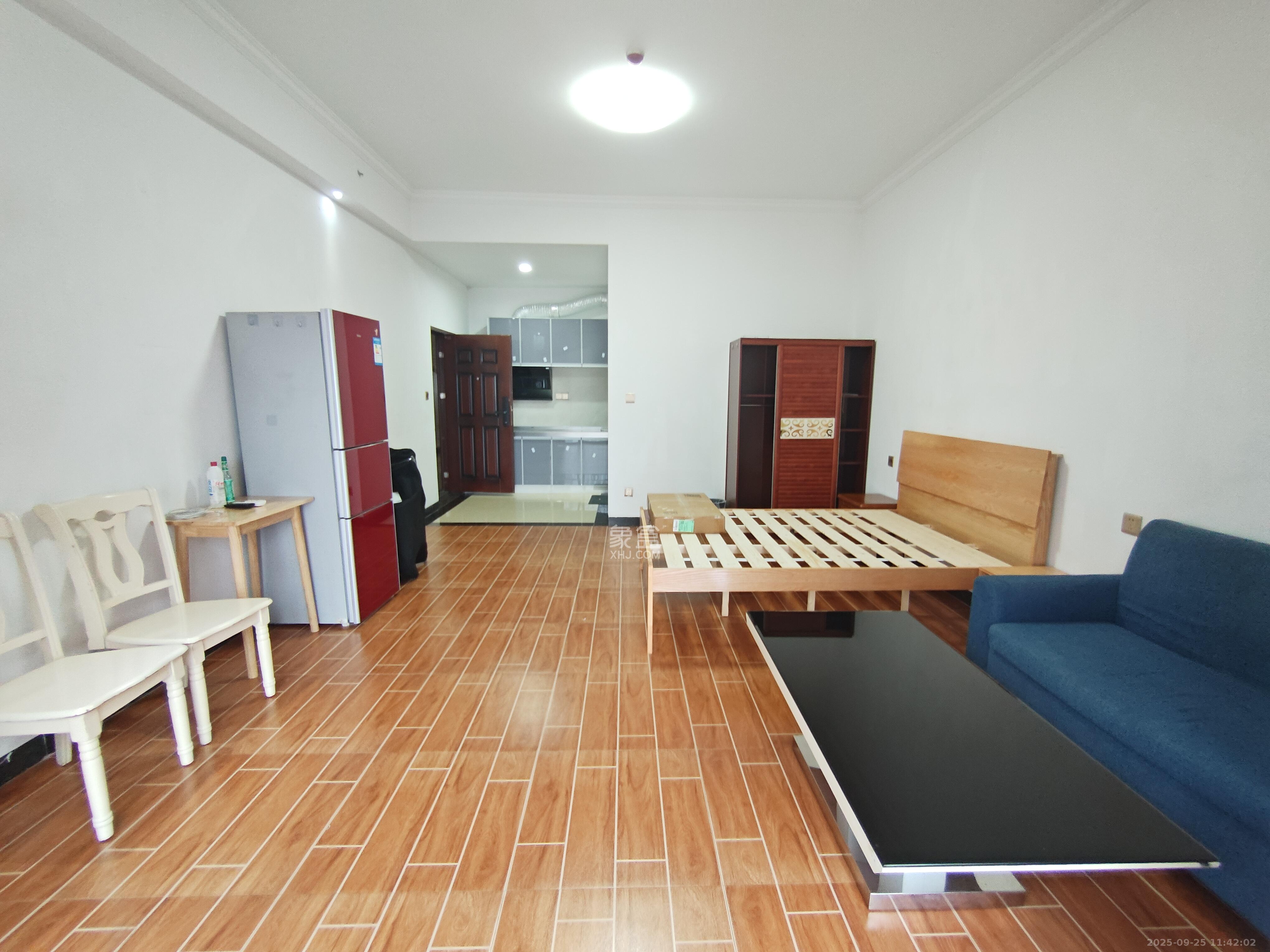 荣盛花语馨苑 1室1厅1卫 1400.0元/月 荣盛花语馨苑 1室1厅1卫 1400.0元/月室内图