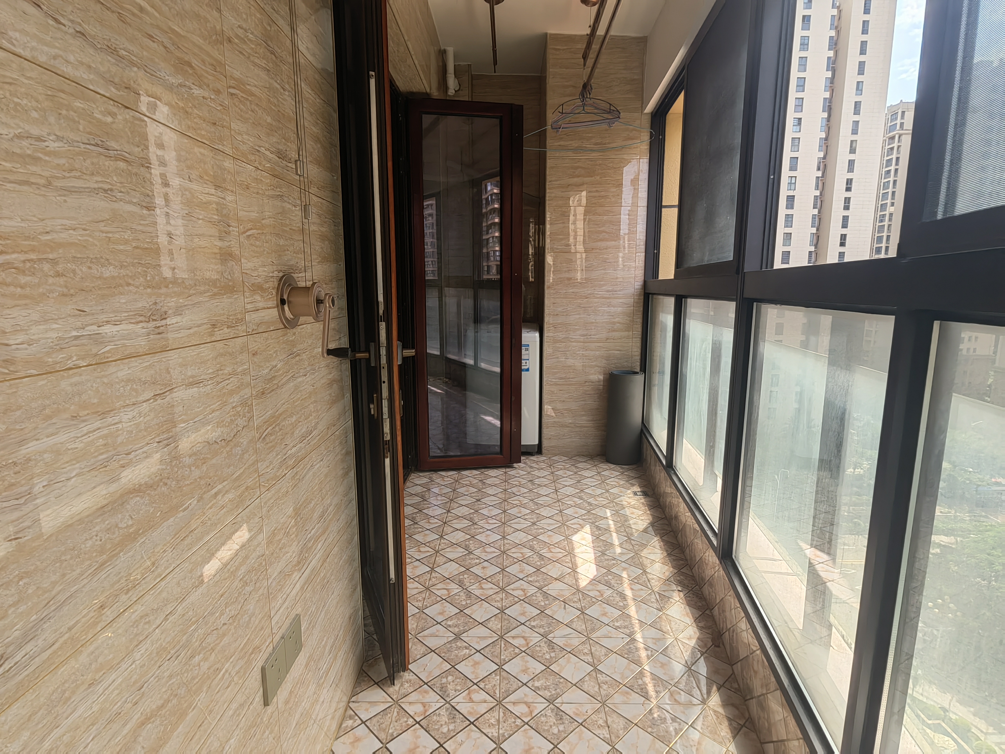 罗曼帝克 2室2厅1卫 2000.0元/月 罗曼帝克 2室2厅1卫 2000.0元/月室内图