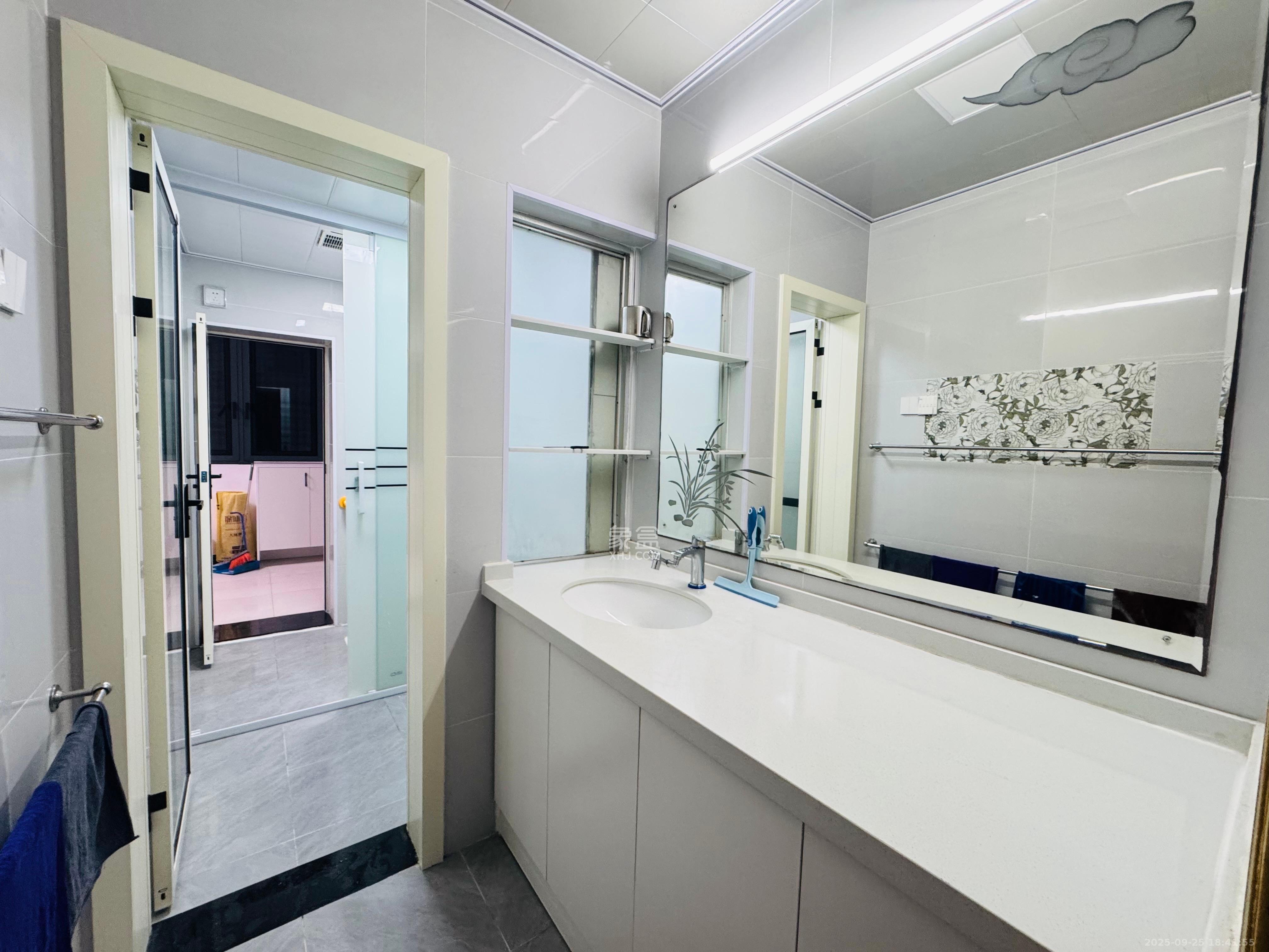 工程兵学院单位宿舍  3室2厅1卫    2800.0元/月室内图