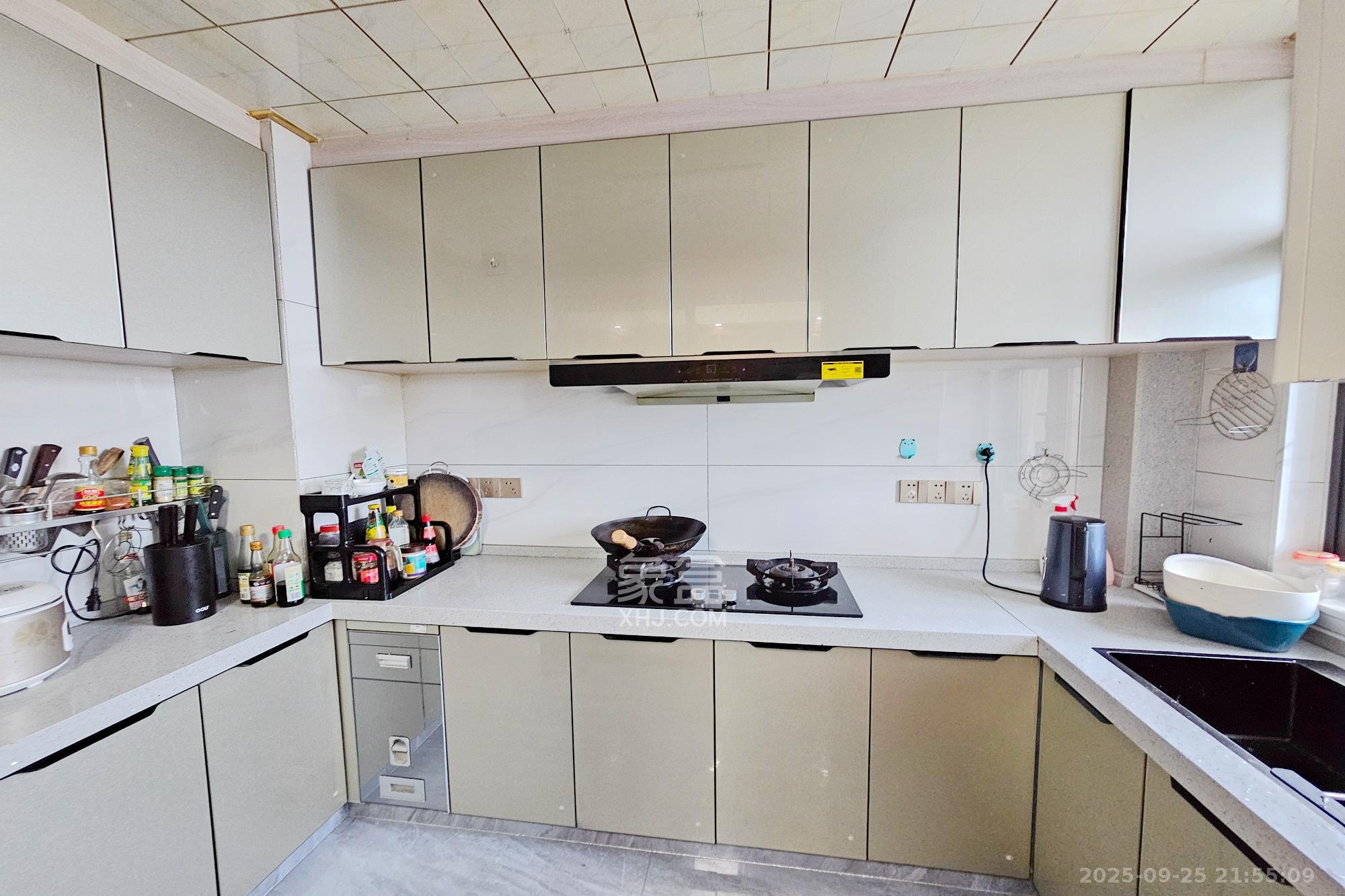 长房东旭国际 4室2厅2卫 192.0万 长房东旭国际 4室2厅2卫 192.0万其他