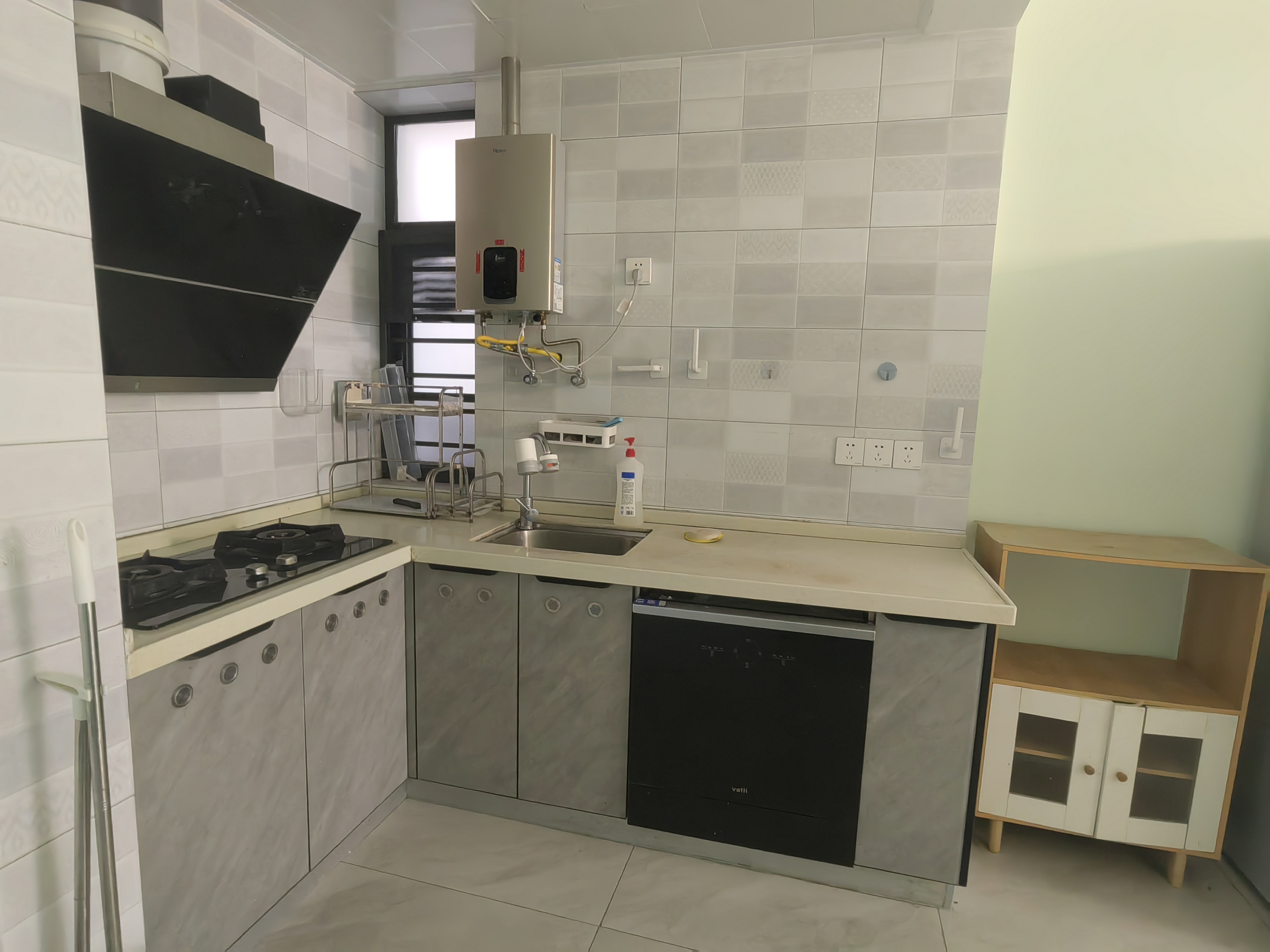 伊泰天骄二期 2室2厅1卫 1900.0元/月 伊泰天骄二期 2室2厅1卫 1900.0元/月室内图