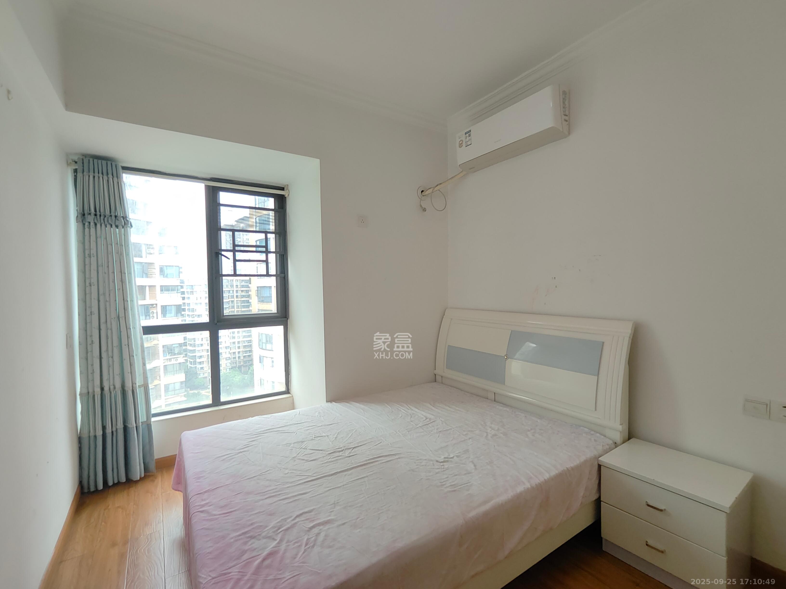 勤诚达新界 3室2厅2卫 2500.0元/月 勤诚达新界 3室2厅2卫 2500.0元/月室内图