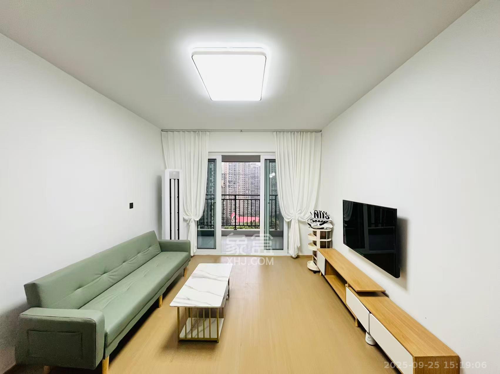 克拉美丽山庄(晟领国际)  3室2厅2卫    2600.0元/月 克拉美丽山庄(晟领国际)  3室2厅2卫    2600.0元/月室内图