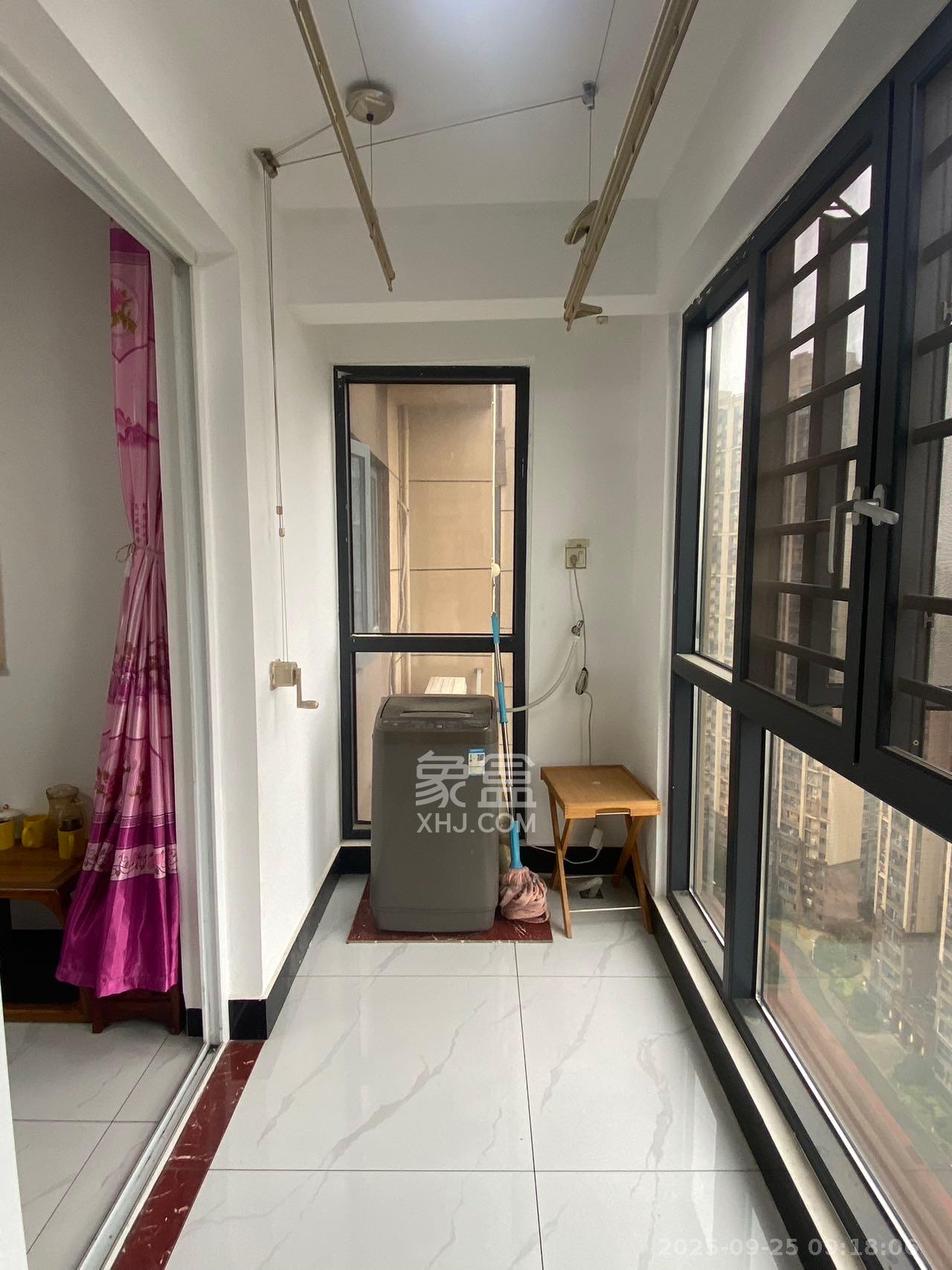 荣盛花语城 2室2厅1卫 1700.0元/月 荣盛花语城 2室2厅1卫 1700.0元/月室内图