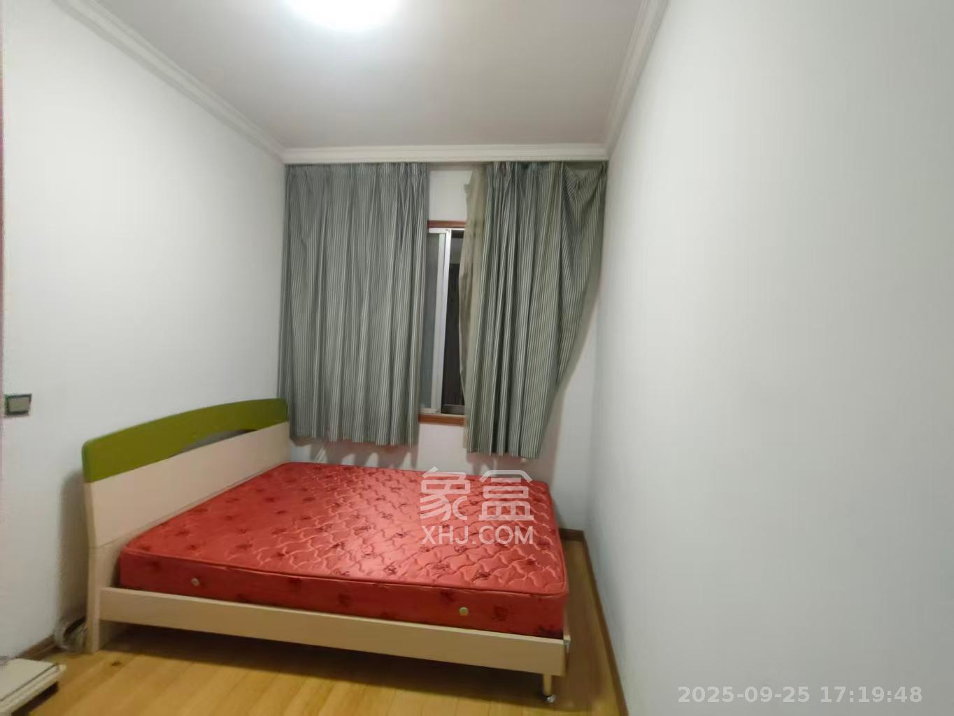 海利宿舍 3室2厅1卫 2100.0元/月 海利宿舍 3室2厅1卫 2100.0元/月室内图