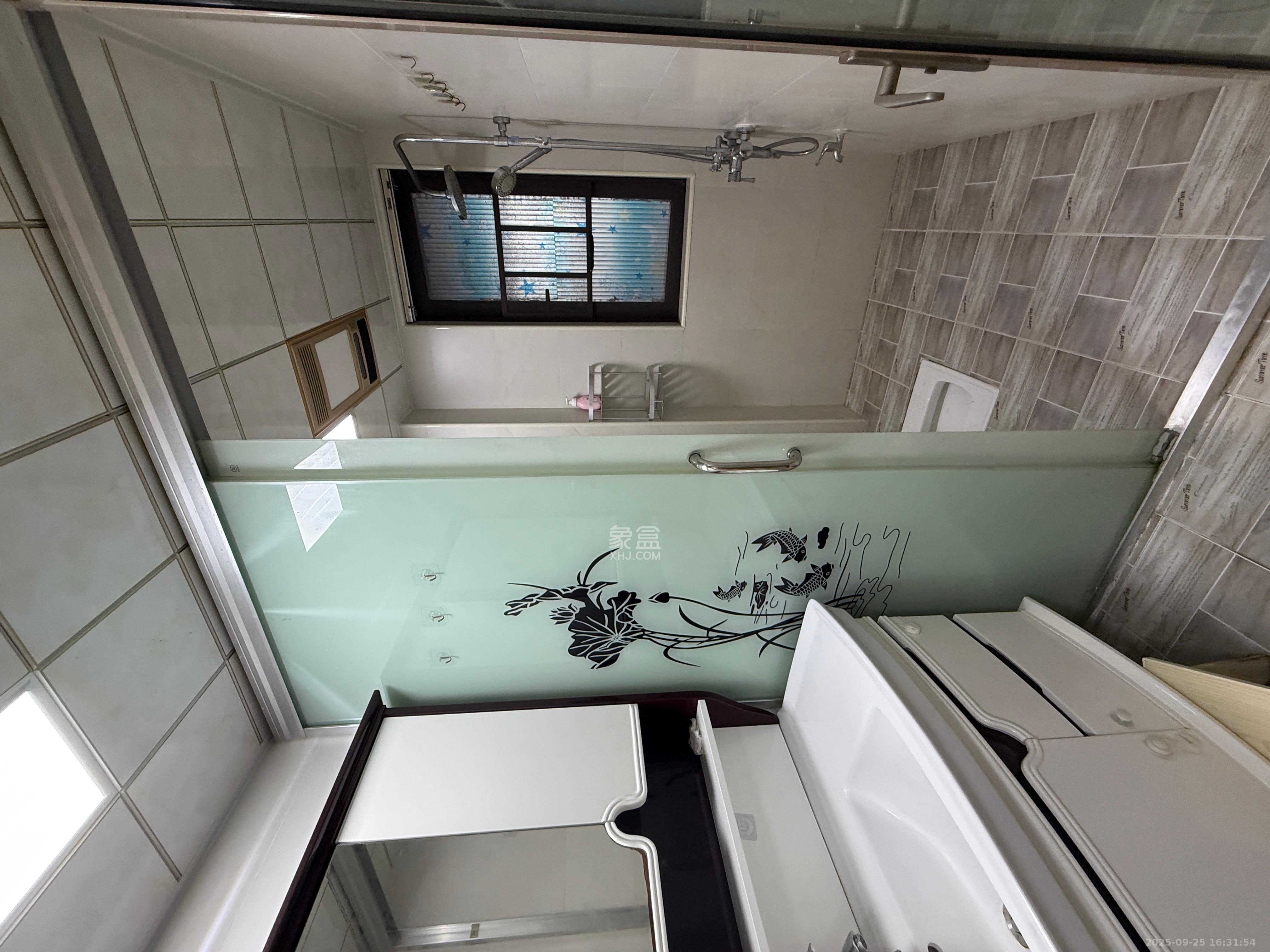 华润置地广场二期 3室2厅2卫 2600.0元/月 华润置地广场二期 3室2厅2卫 2600.0元/月室内图