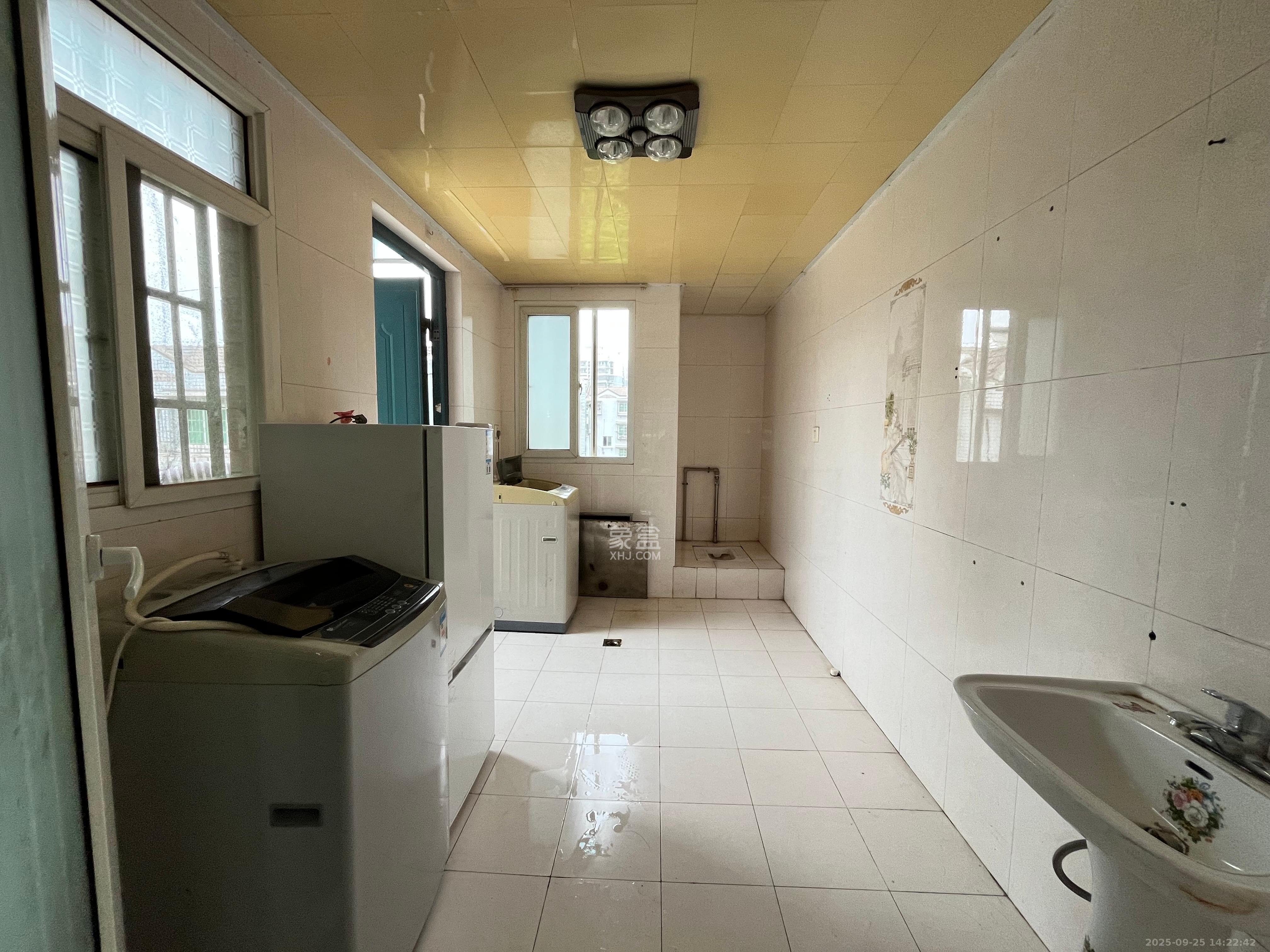 五一新村安置小区（永定社区、永兴社区、永祥社区）  3室2厅2卫    2200.0元/月室内图