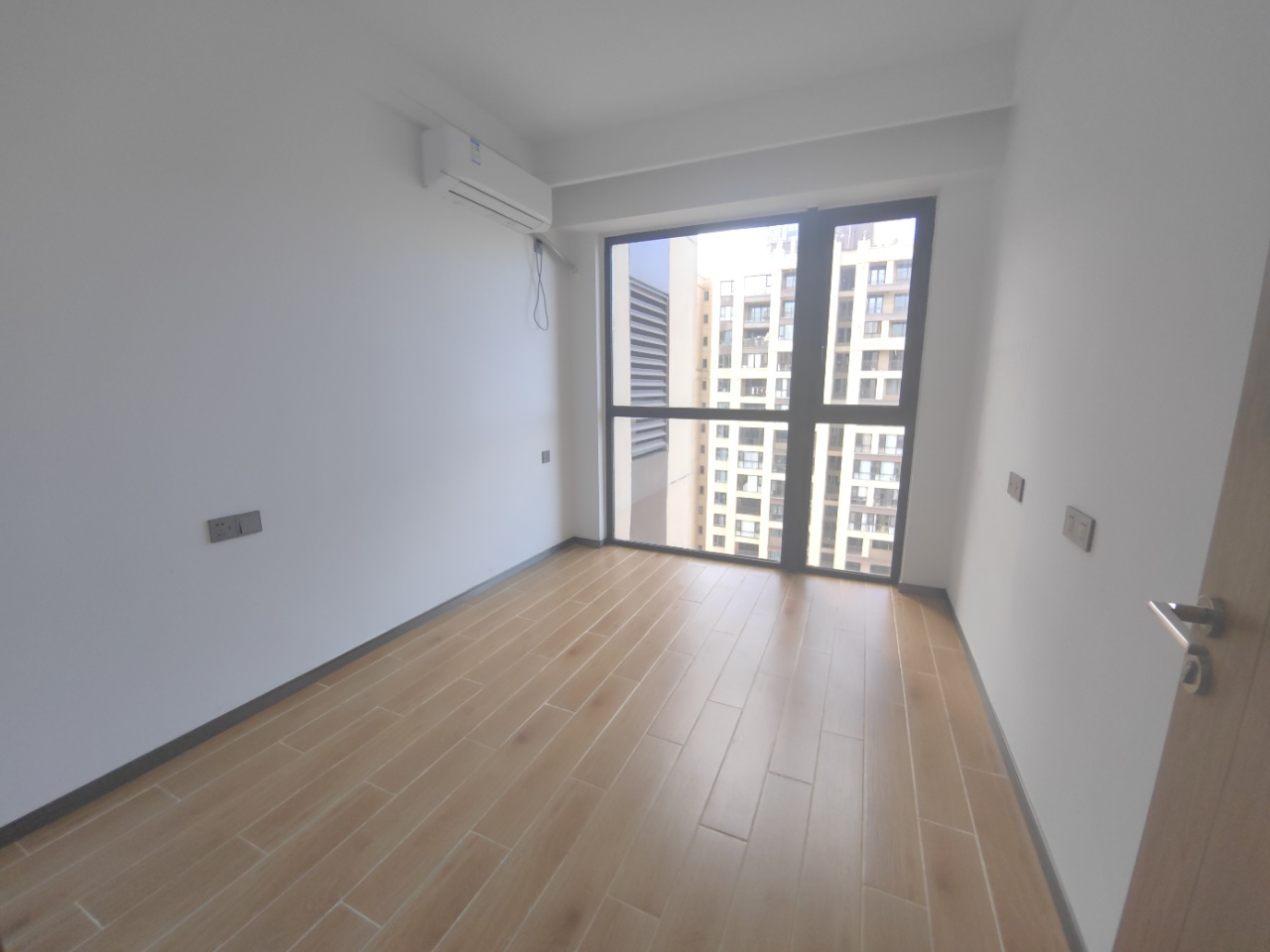 海航豪庭南苑 3室2厅1卫 4500.0元/月 海航豪庭南苑 3室2厅1卫 4500.0元/月室内图