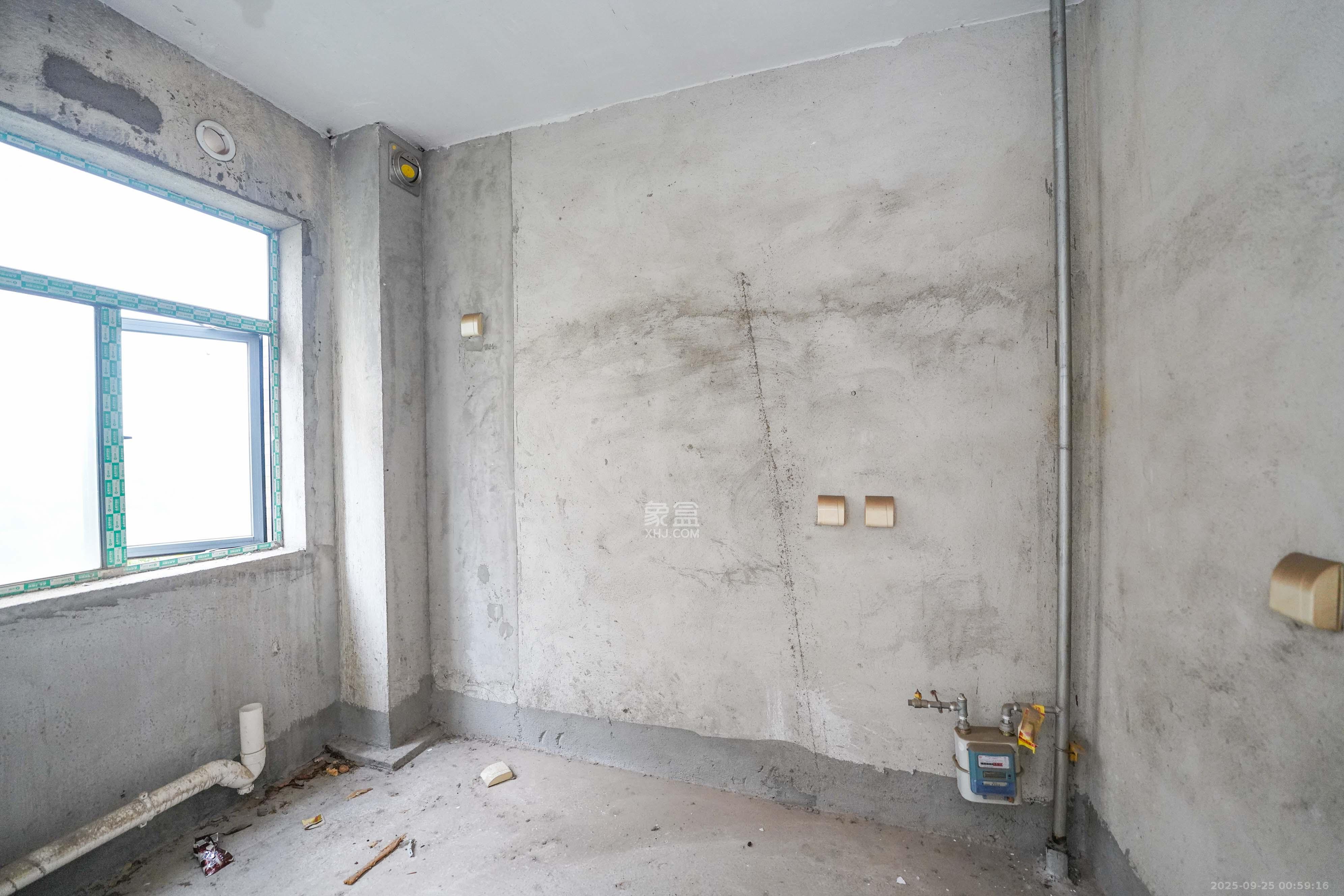 和美星城 4室1厅2卫 100.0万 和美星城 4室1厅2卫 100.0万厨房