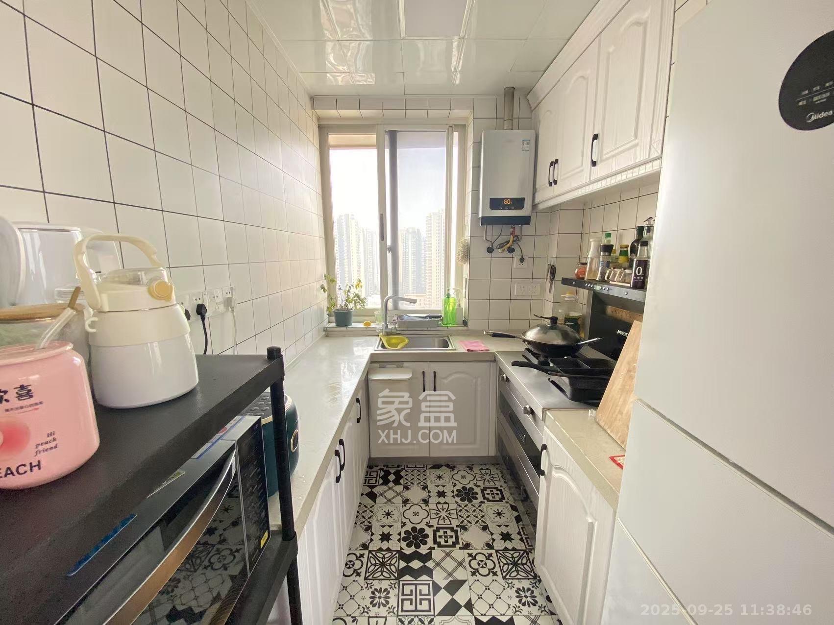 巧克力空间（建鸿达现代大厦）  2室2厅1卫    2400.0元/月室内图